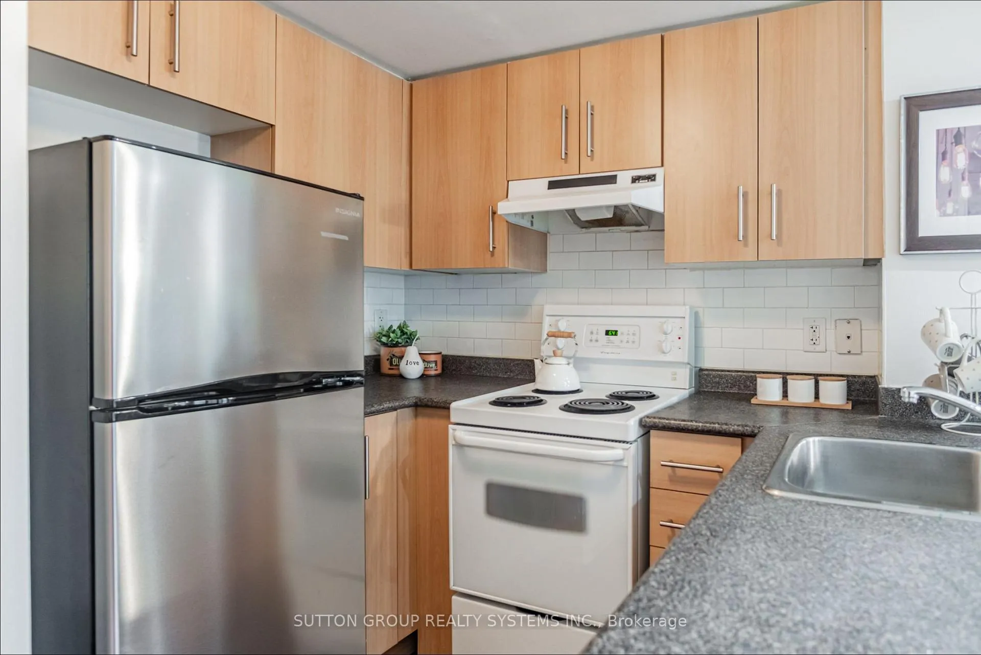 Photo 18 of Unit TH 13, 93 The Queensway Avenue, Toronto, High Park-Swansea — HOMEH