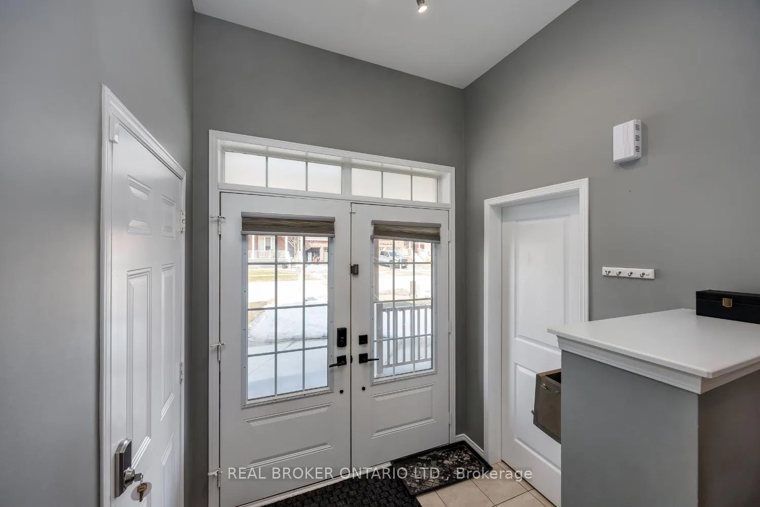 Photo 6 of 39 Harvey Jones Avenue, Clarington, Bowmanville — HOMEH
