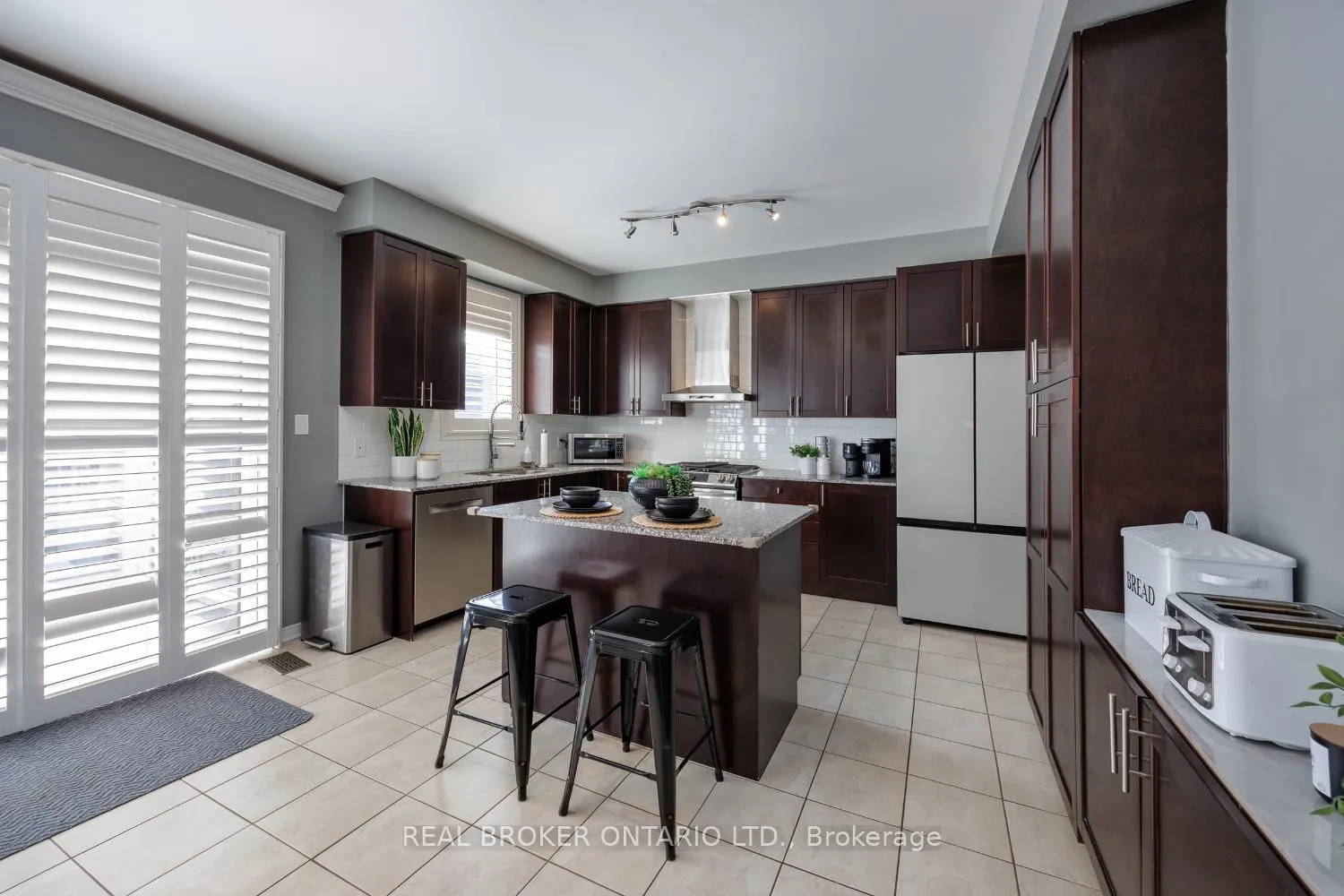 Photo 7 of 39 Harvey Jones Avenue, Clarington, Bowmanville — HOMEH