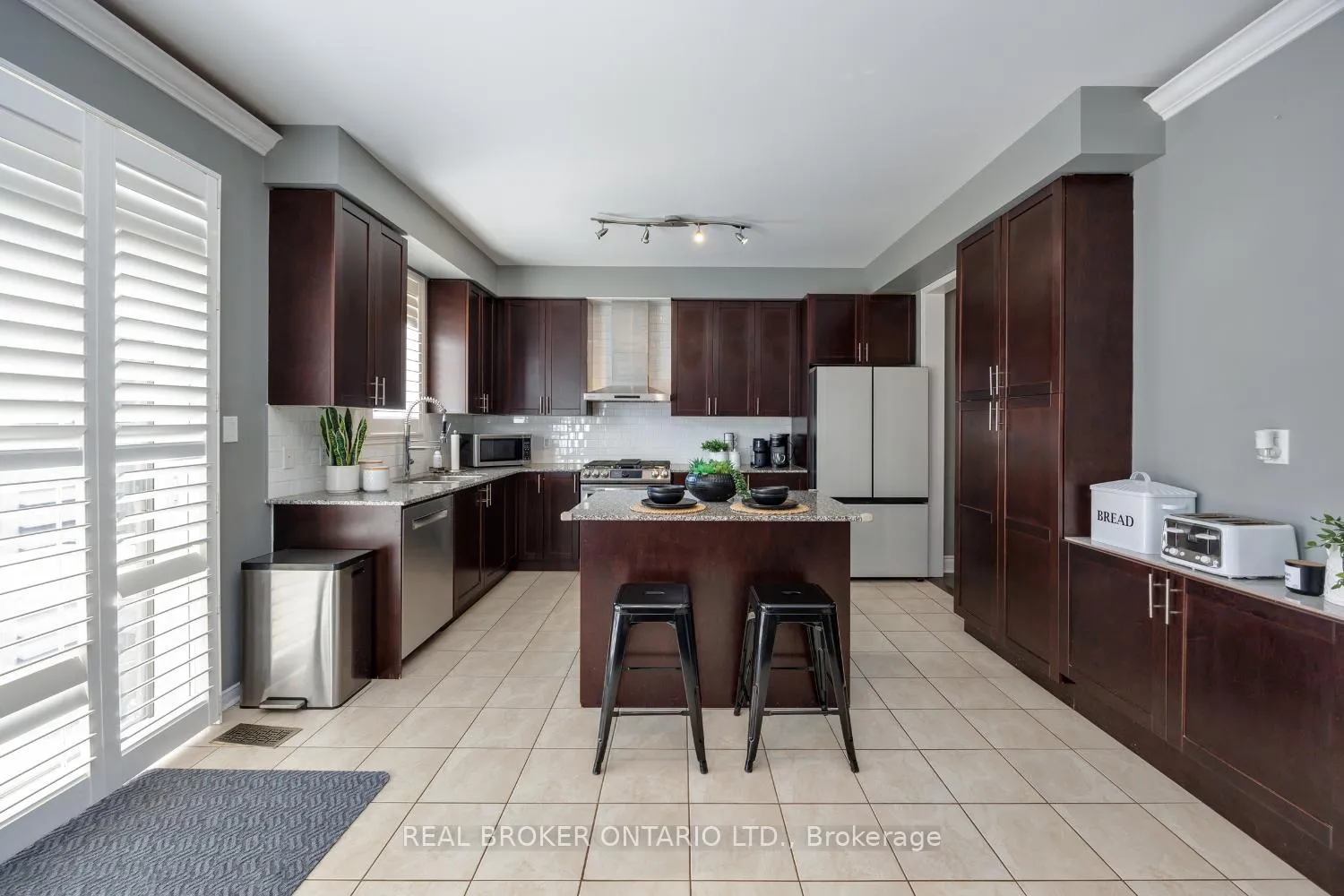 Photo 10 of 39 Harvey Jones Avenue, Clarington, Bowmanville — HOMEH