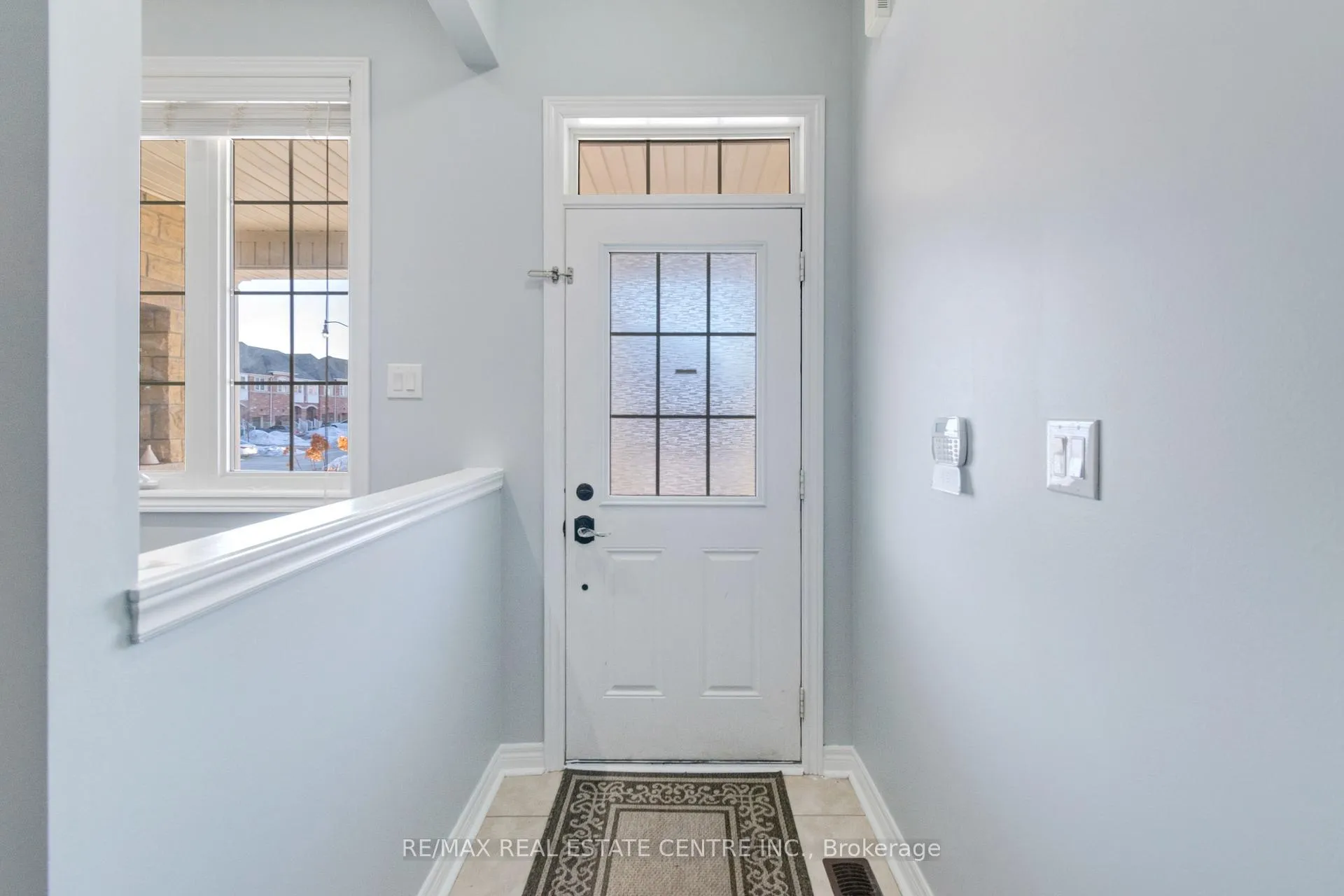 Photo 5 of 49 Wardsville Drive, Brampton, Bram West — HOMEH