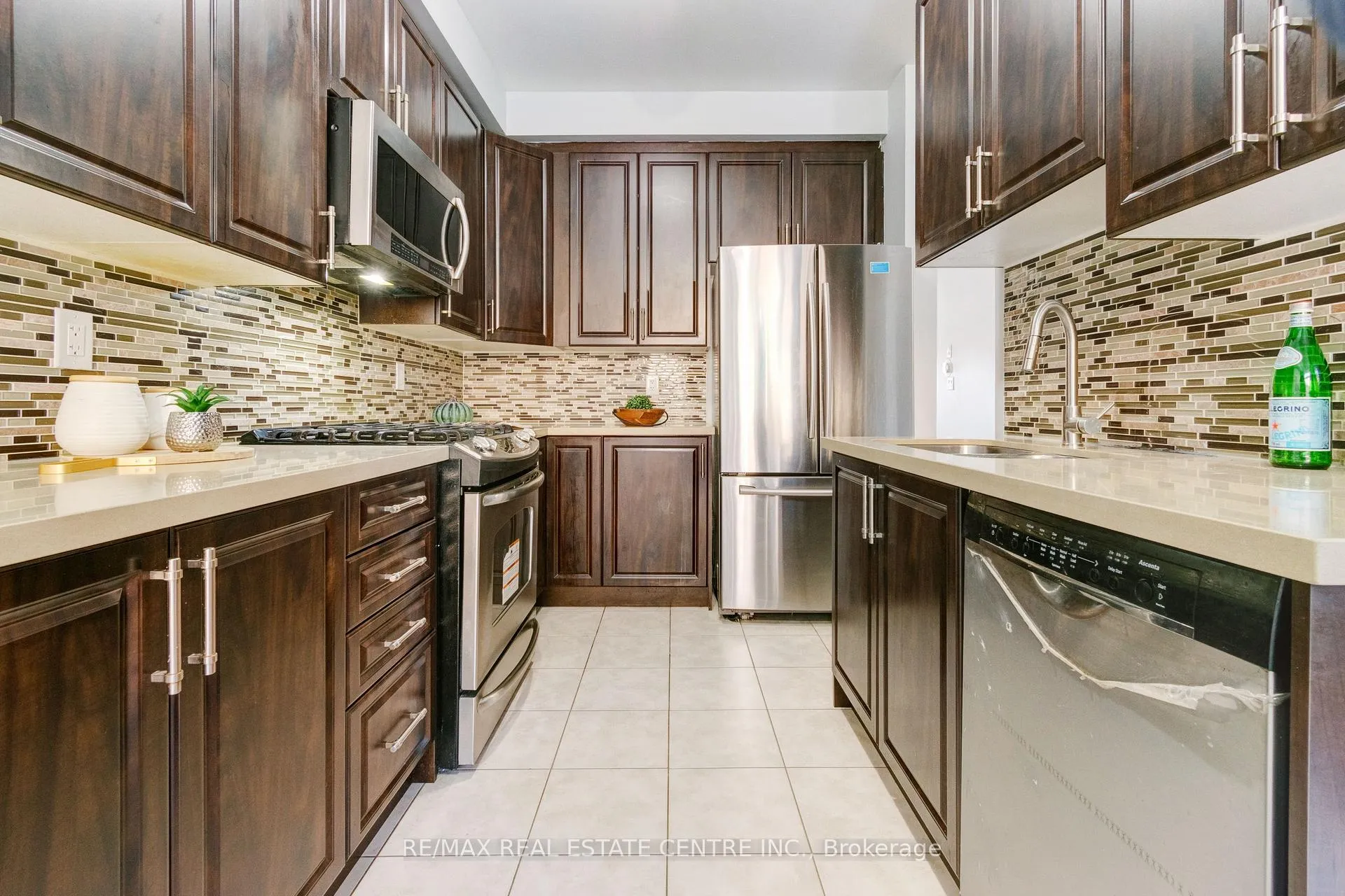 Photo 24 of 49 Wardsville Drive, Brampton, Bram West — HOMEH