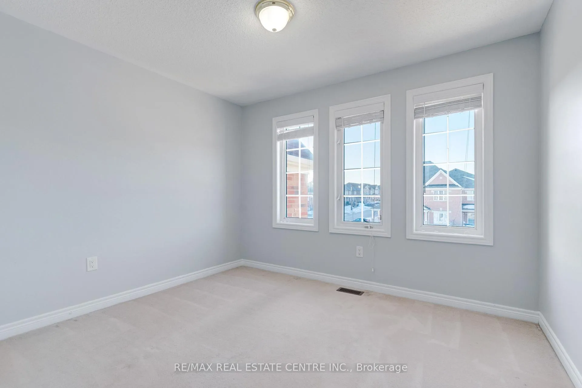 Photo 43 of 49 Wardsville Drive, Brampton, Bram West — HOMEH