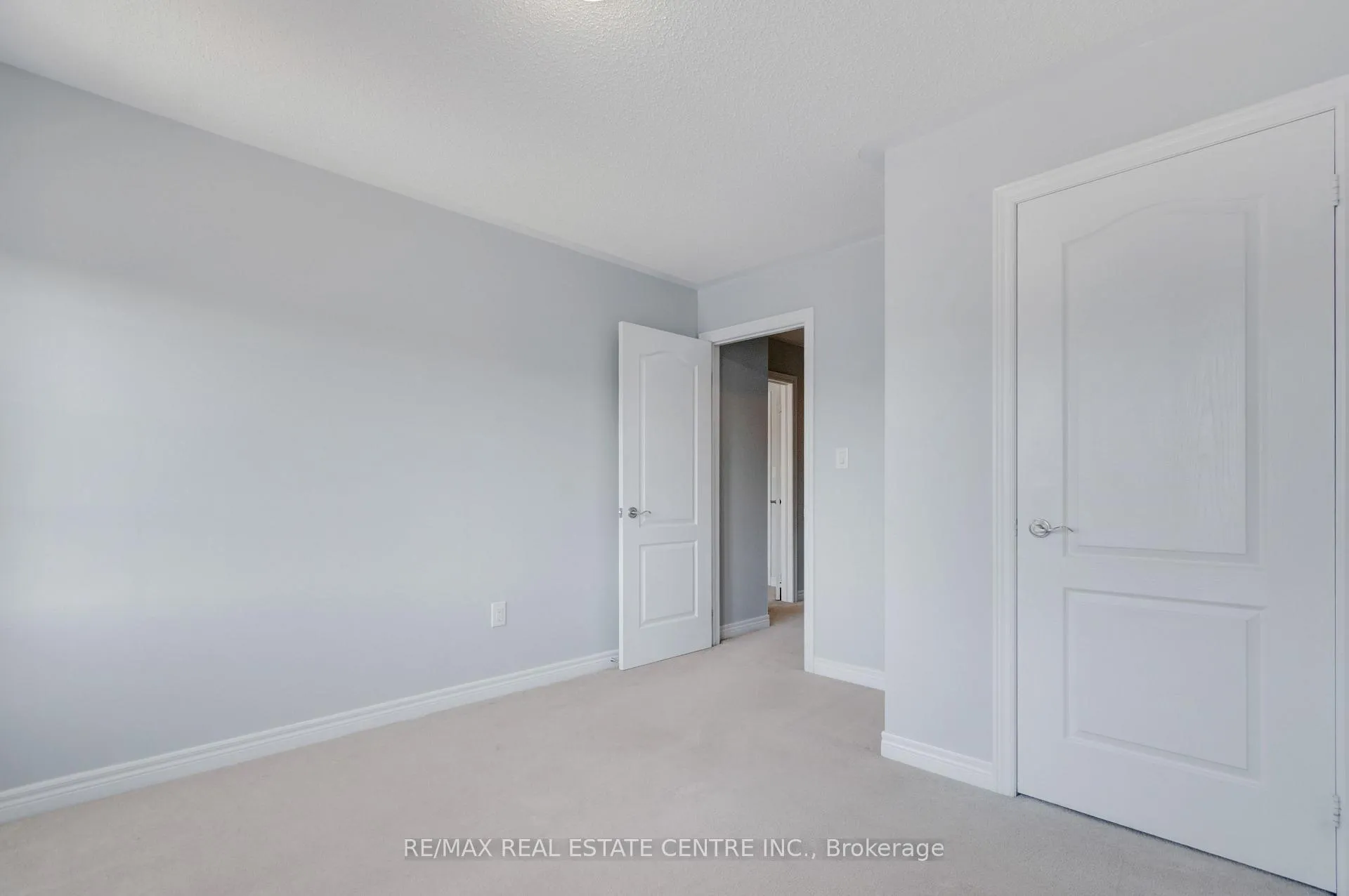 Photo 44 of 49 Wardsville Drive, Brampton, Bram West — HOMEH