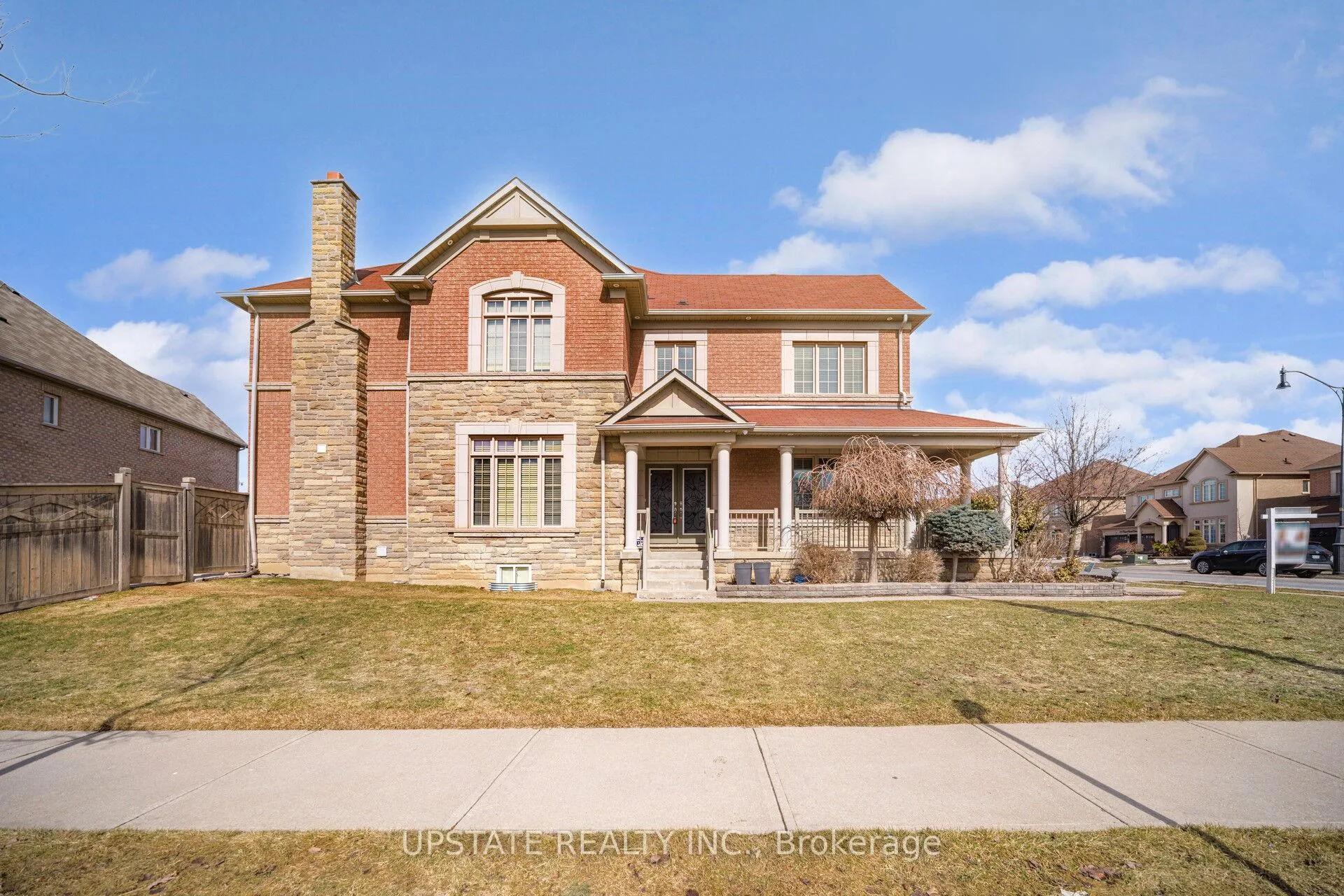 Front of 2 Beachville Circle