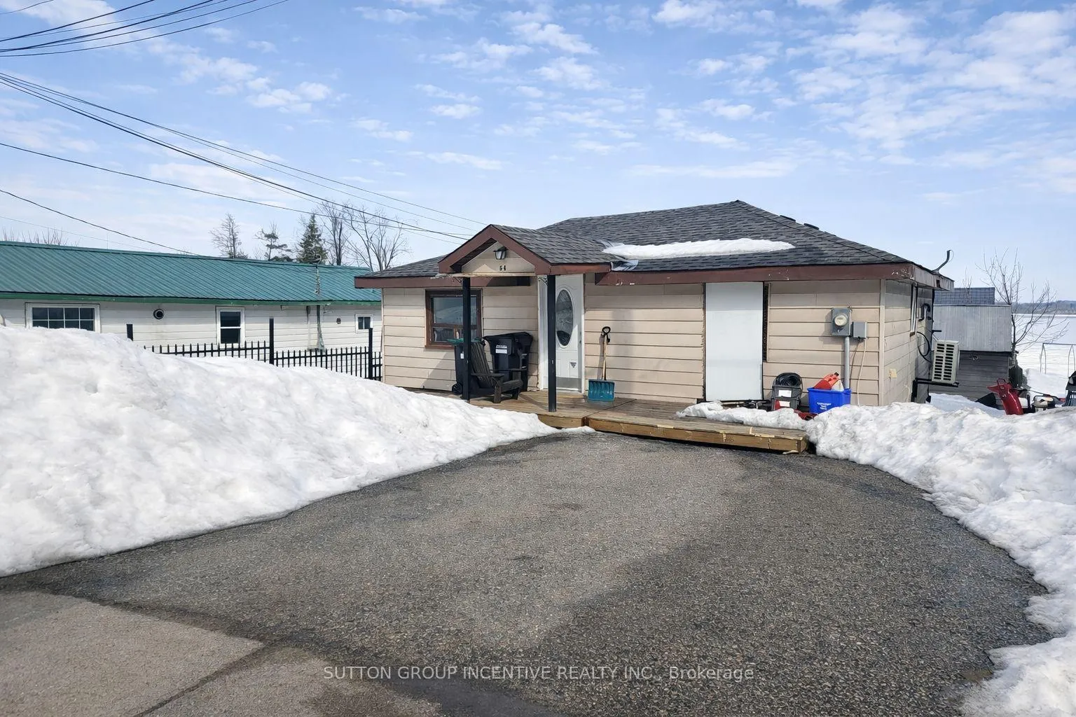 Photo 1 of 64 Little Lake Drive, Barrie, Little Lake — HOMEH