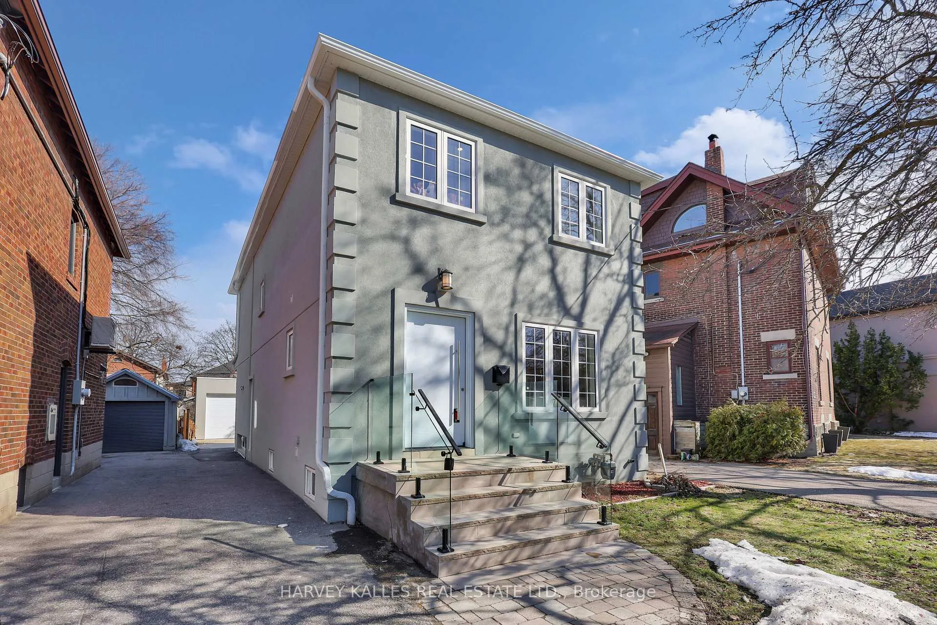 Front of 207 Sutherland Drive