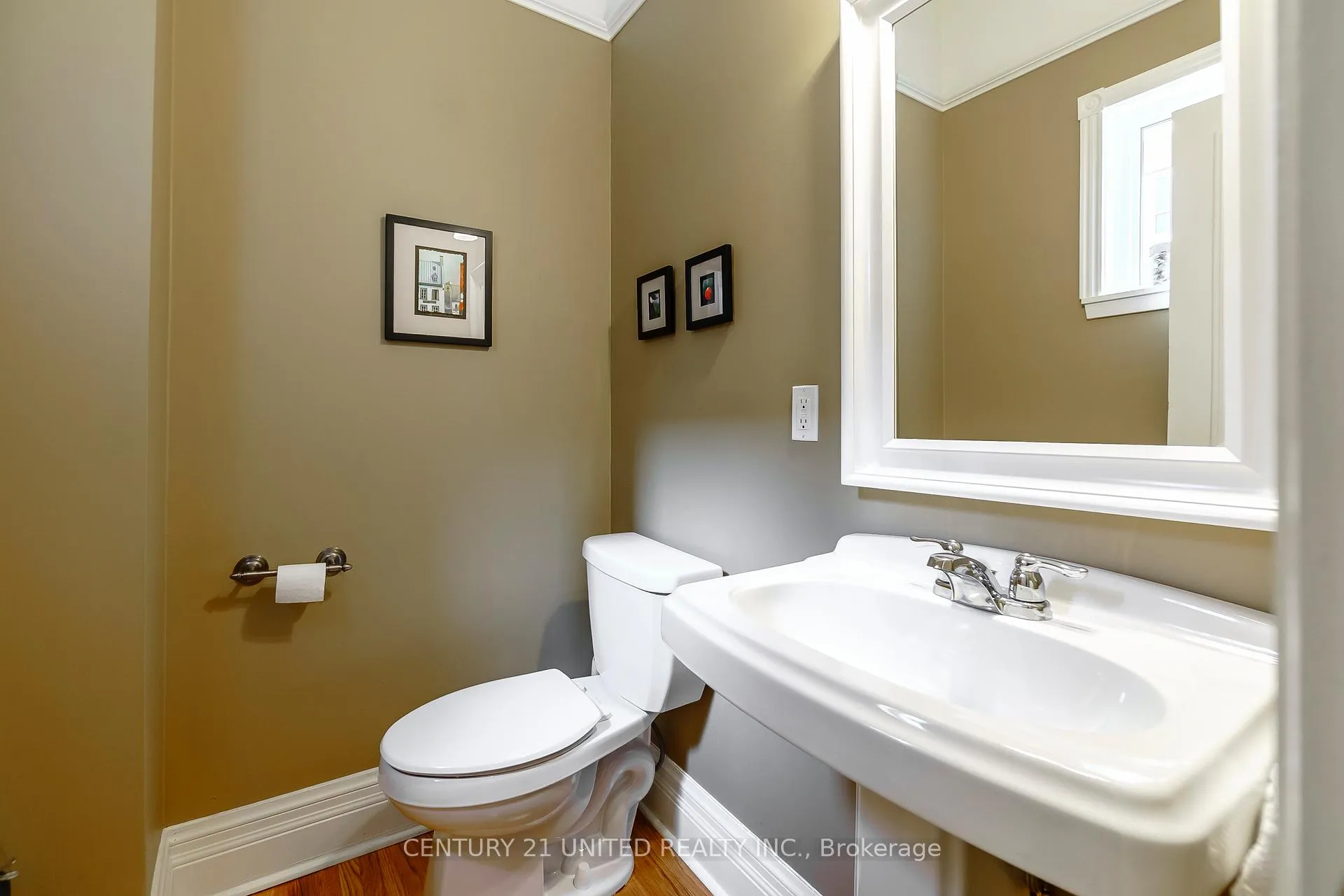 Photo 14 of 558 Gilmour Street, Peterborough, Town Ward 3 — HOMEH