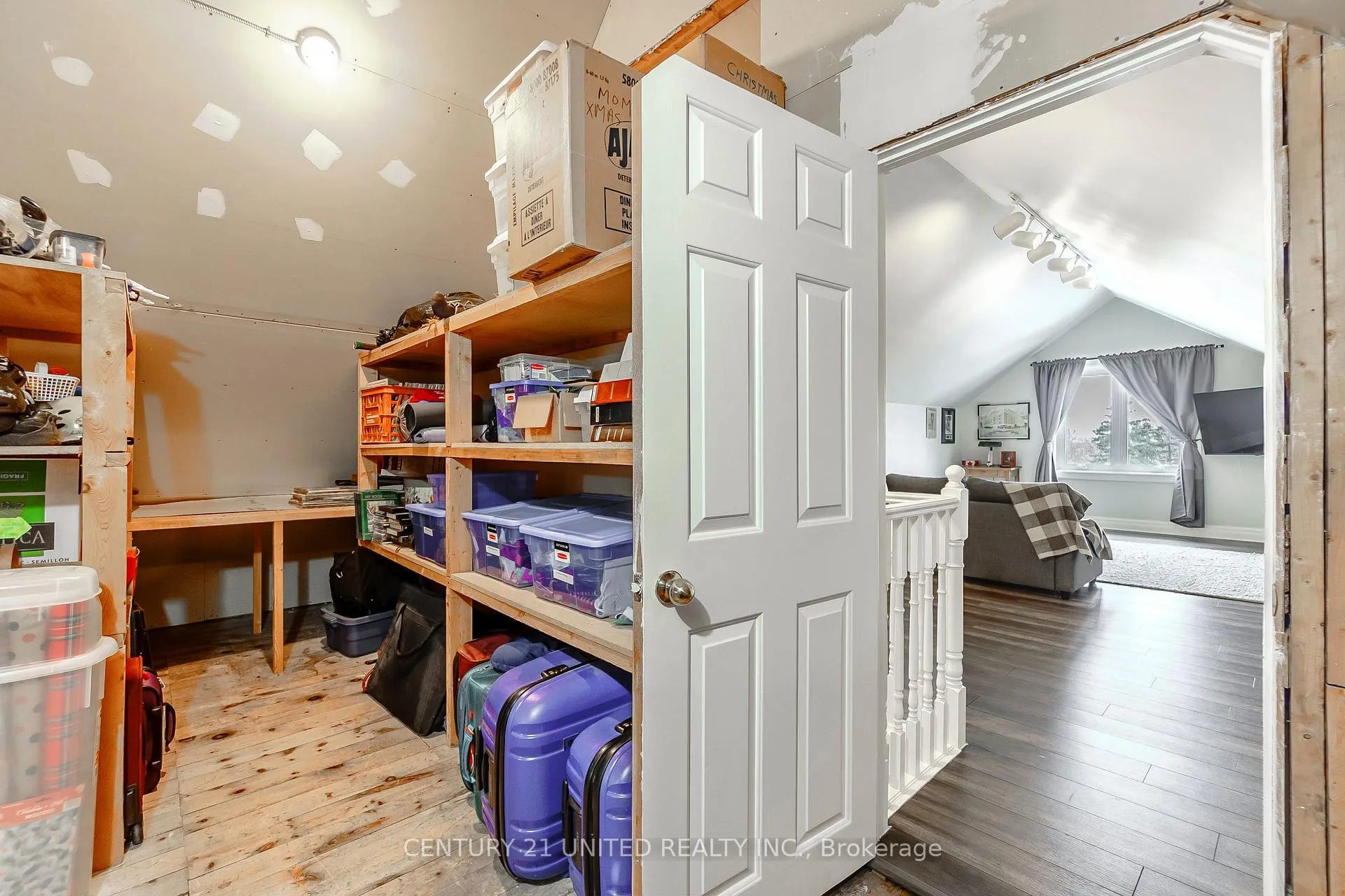 Photo 27 of 558 Gilmour Street, Peterborough, Town Ward 3 — HOMEH