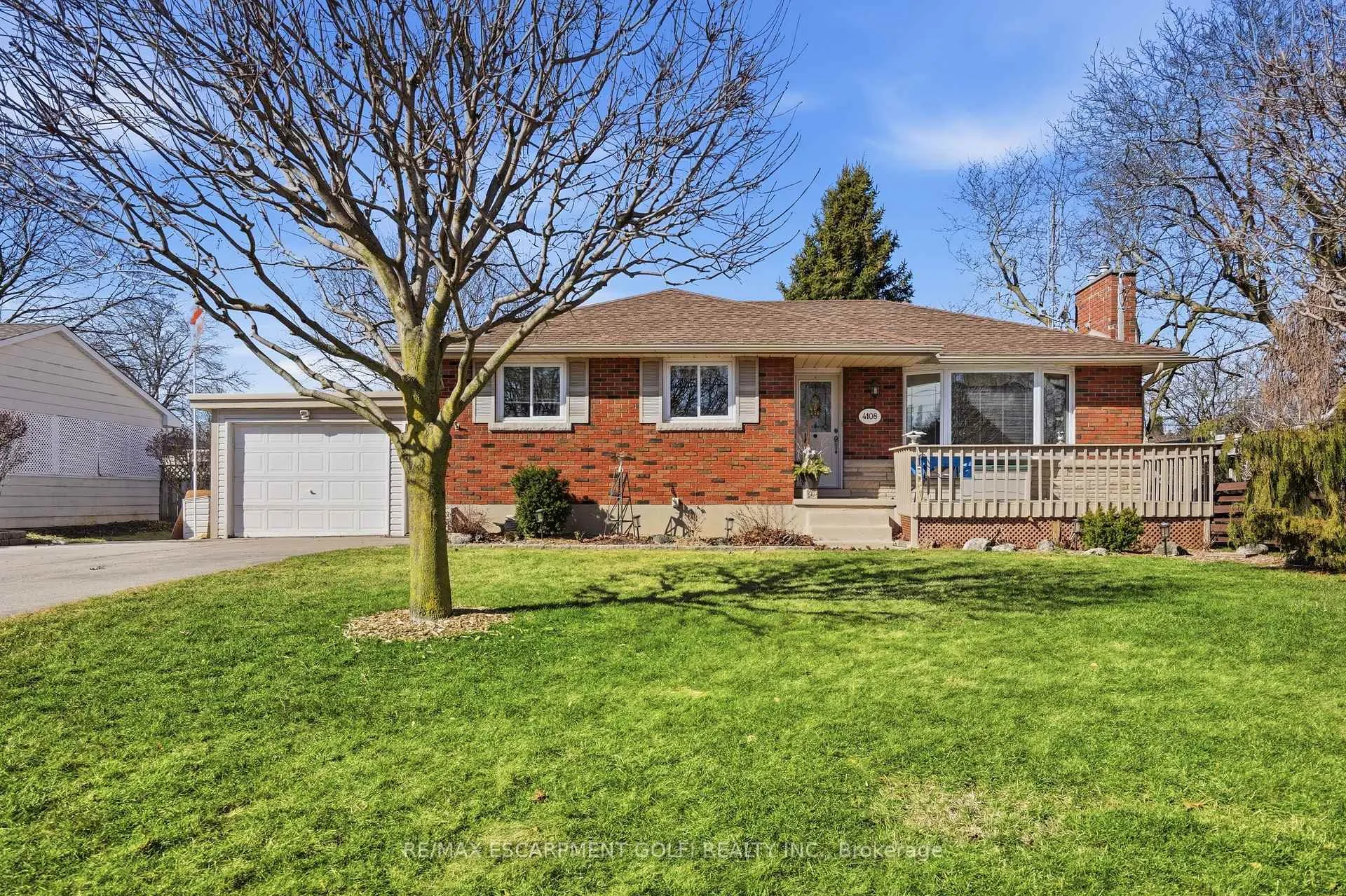 Photo 1 of 4108 Barry Drive, Lincoln, Beamsville — HOMEH