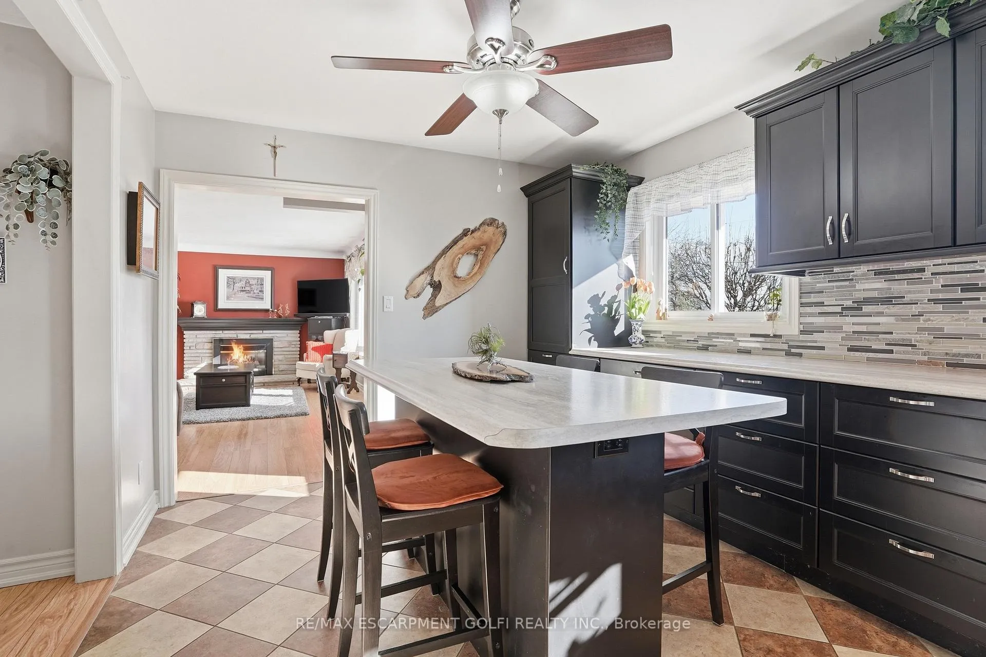 Photo 9 of 4108 Barry Drive, Lincoln, Beamsville — HOMEH