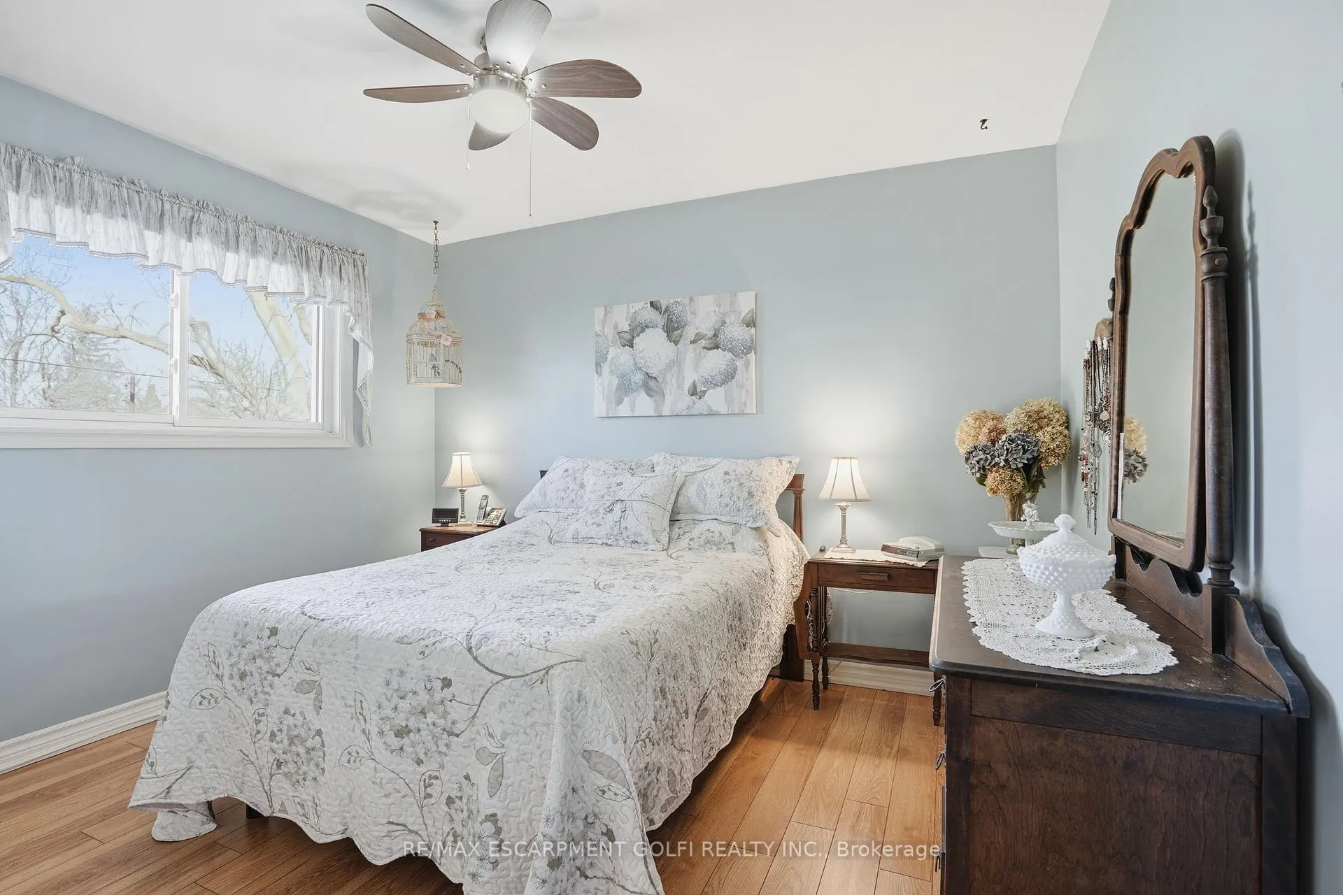 Photo 11 of 4108 Barry Drive, Lincoln, Beamsville — HOMEH