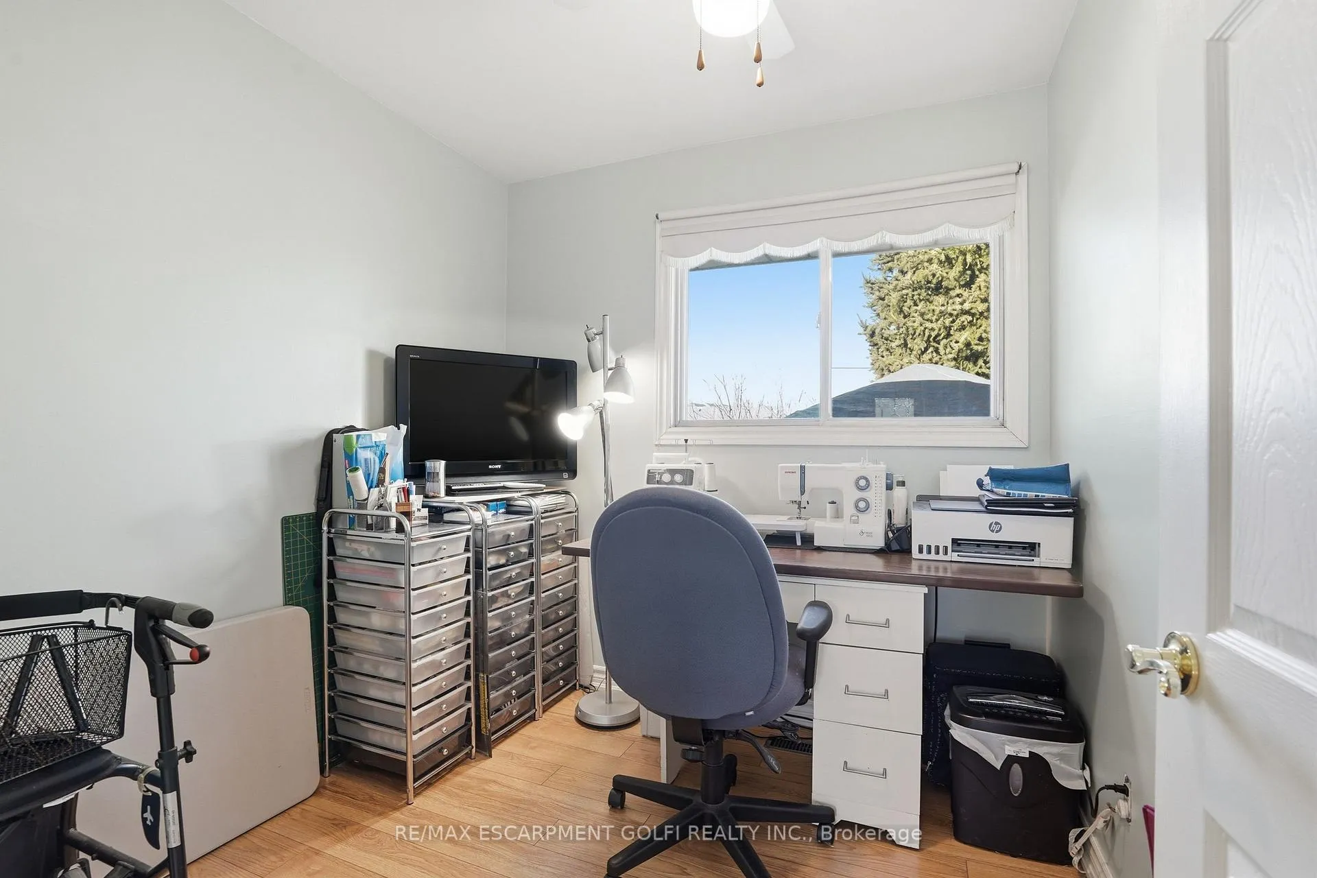 Photo 13 of 4108 Barry Drive, Lincoln, Beamsville — HOMEH