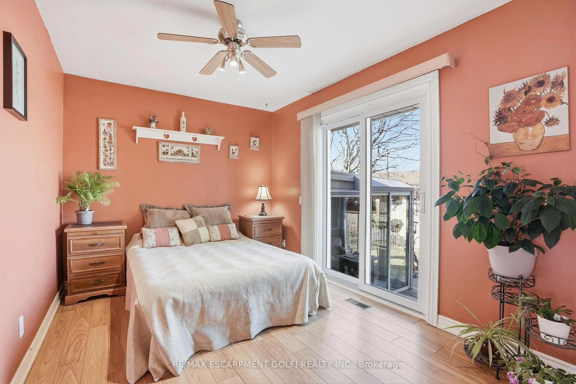 Photo 14 of 4108 Barry Drive, Lincoln, Beamsville — HOMEH