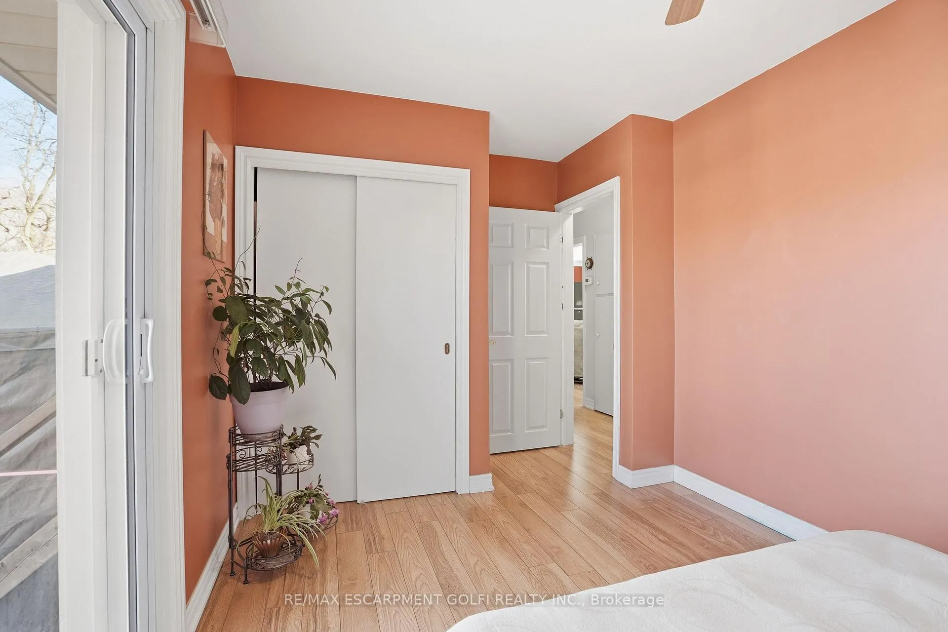 Photo 15 of 4108 Barry Drive, Lincoln, Beamsville — HOMEH
