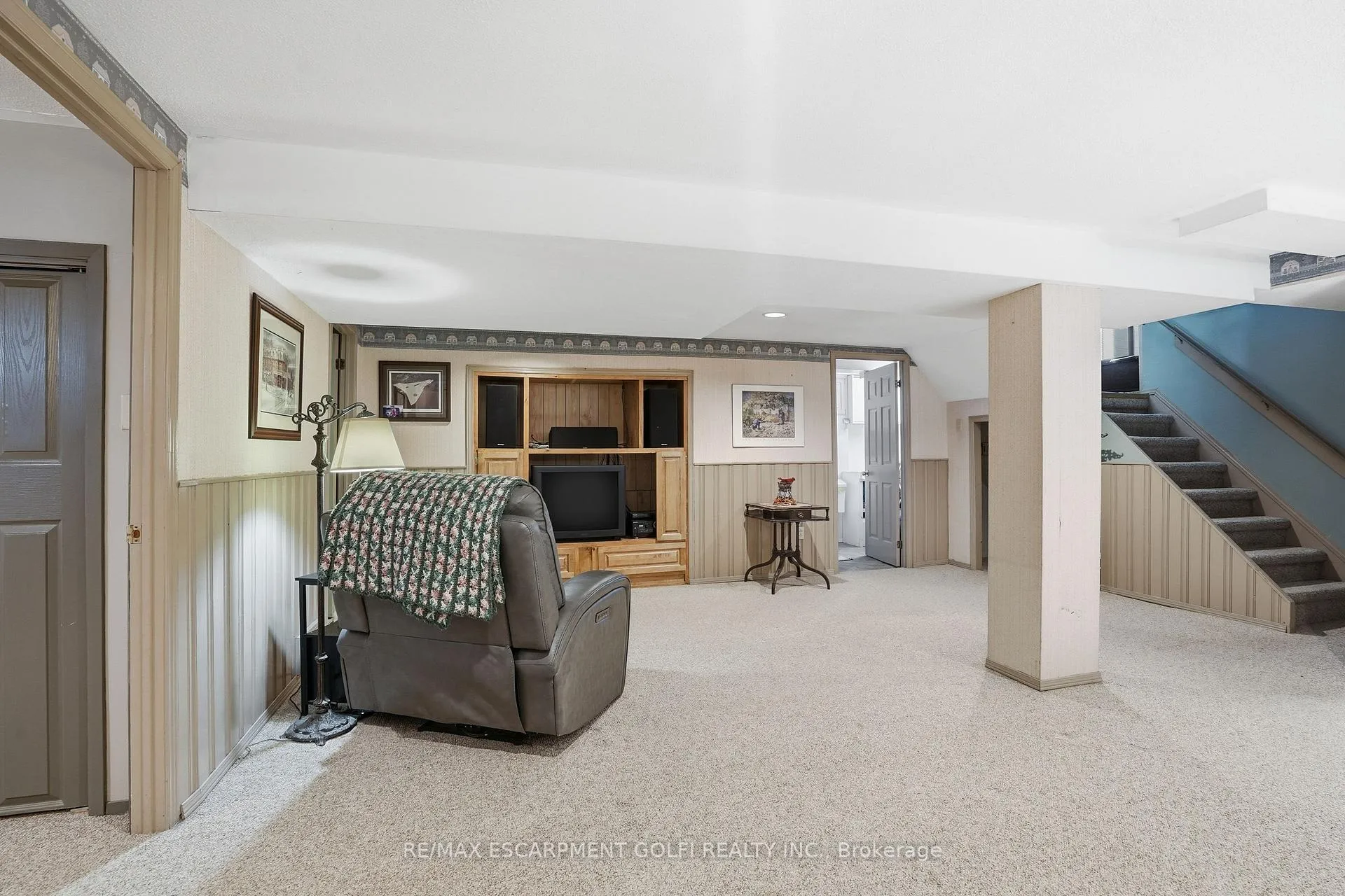 Photo 17 of 4108 Barry Drive, Lincoln, Beamsville — HOMEH