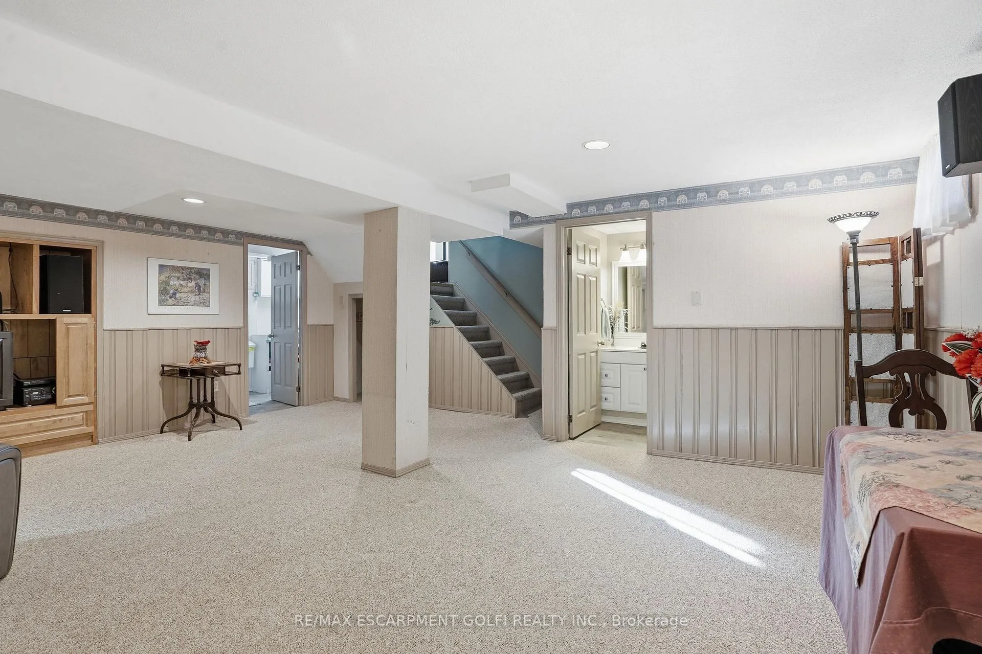 Photo 18 of 4108 Barry Drive, Lincoln, Beamsville — HOMEH