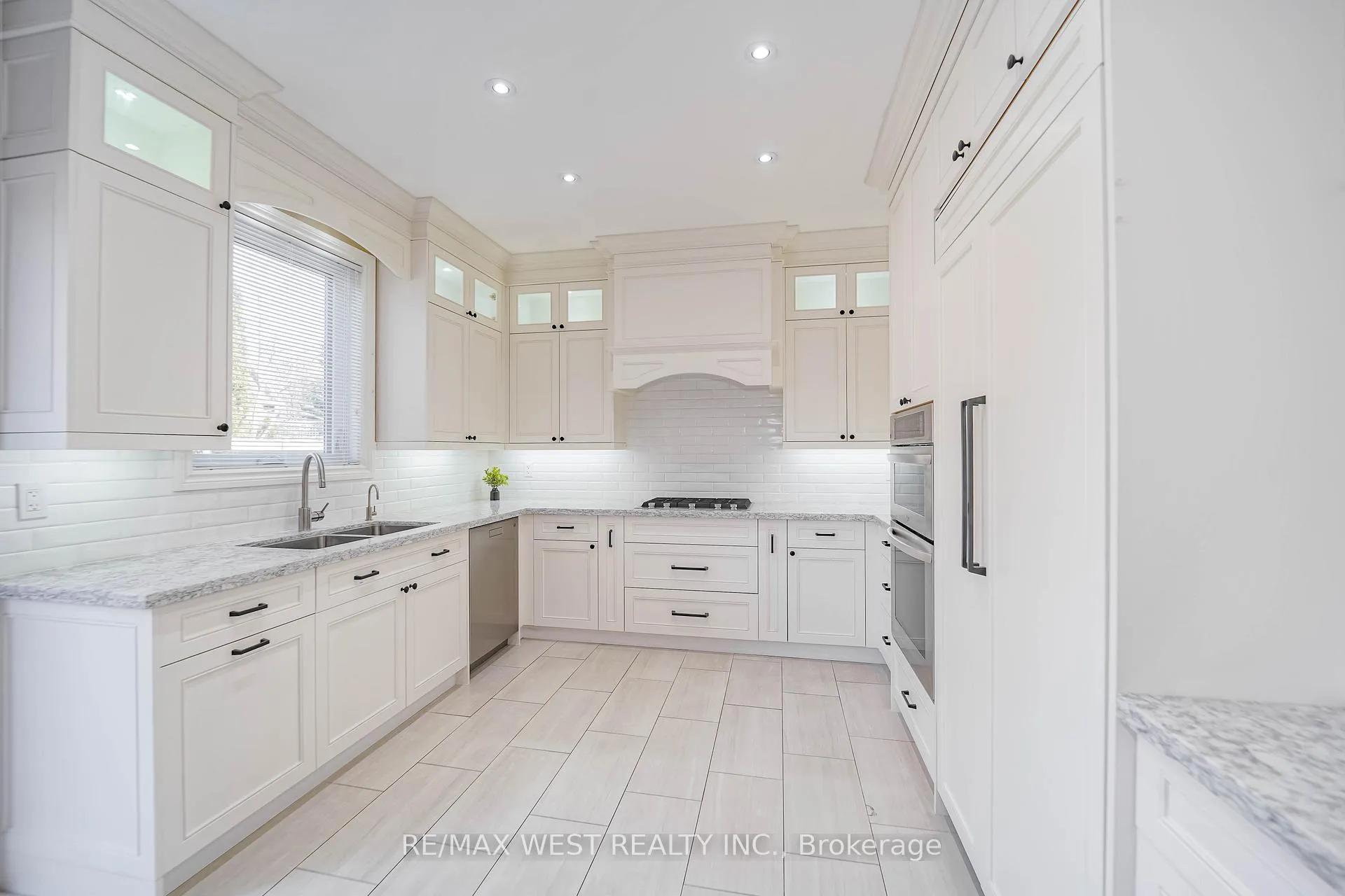 Photo 8 of 181 Thicket Crescent, Pickering, Highbush — HOMEH