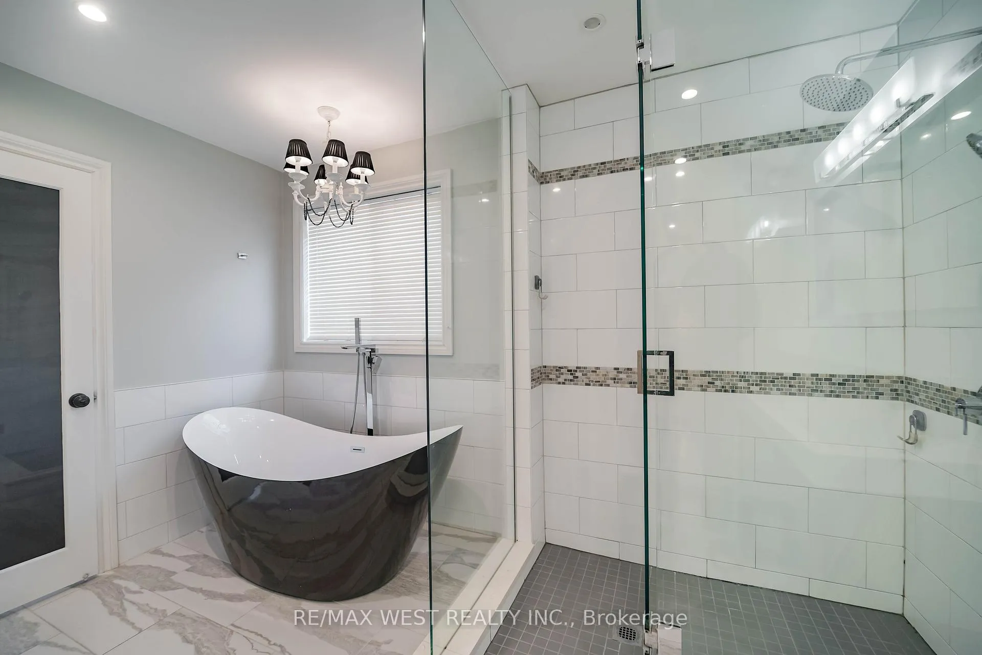 Photo 12 of 181 Thicket Crescent, Pickering, Highbush — HOMEH