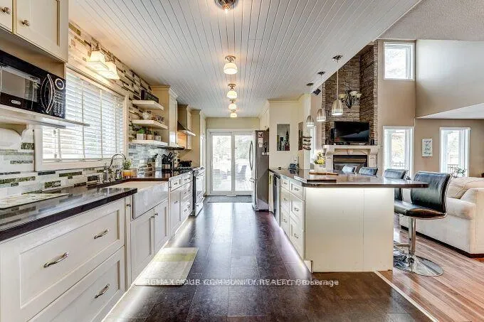 Photo 13 of 1226 River Road W, Wasaga Beach — HOMEH