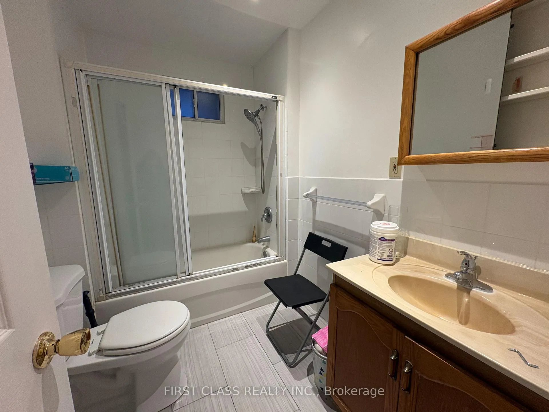Photo 5 of 2471 Gerrard Street E, Toronto, East End-Danforth — HOMEH