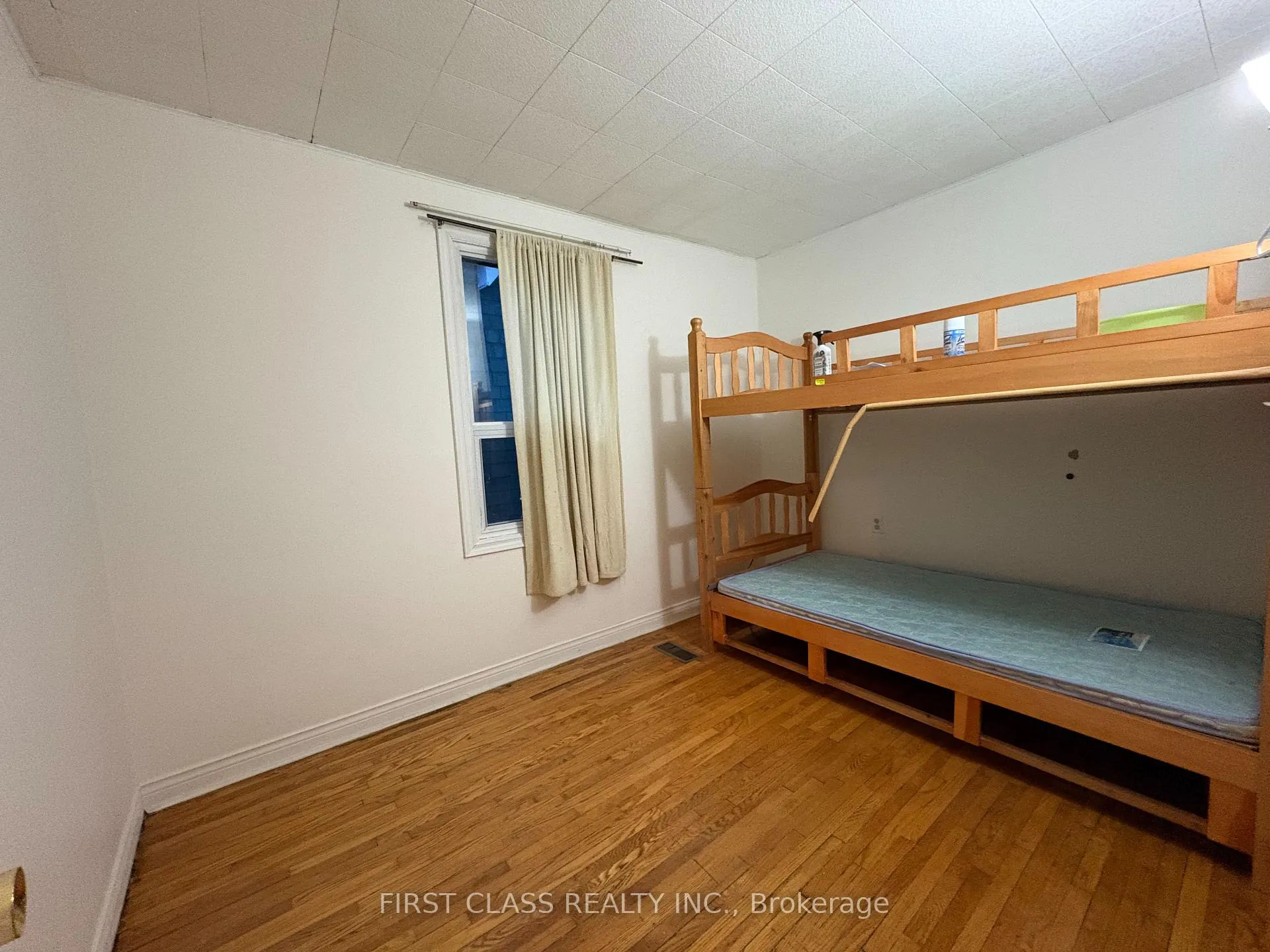 Photo 6 of 2471 Gerrard Street E, Toronto, East End-Danforth — HOMEH