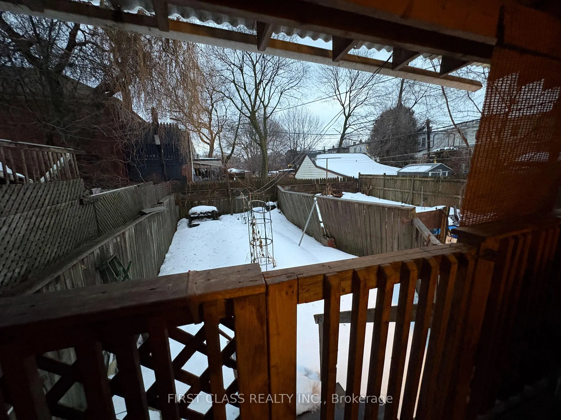 Photo 11 of 2471 Gerrard Street E, Toronto, East End-Danforth — HOMEH