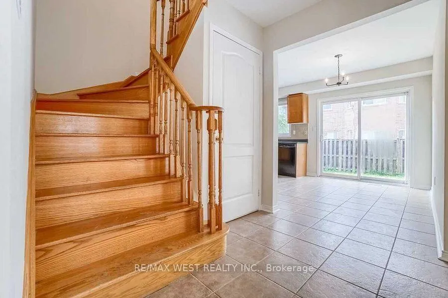Photo 3 of 256 Brisdale Drive, Brampton, Fletcher's Meadow — HOMEH