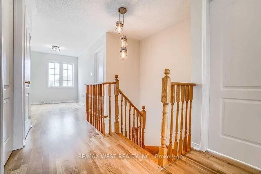 Photo 11 of 256 Brisdale Drive, Brampton, Fletcher's Meadow — HOMEH