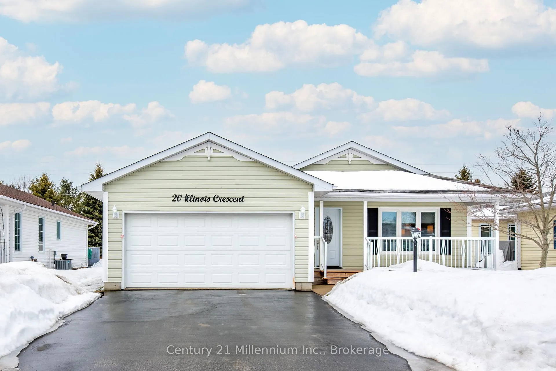 Photo 1 of 20 Illinois Crescent, Wasaga Beach — HOMEH