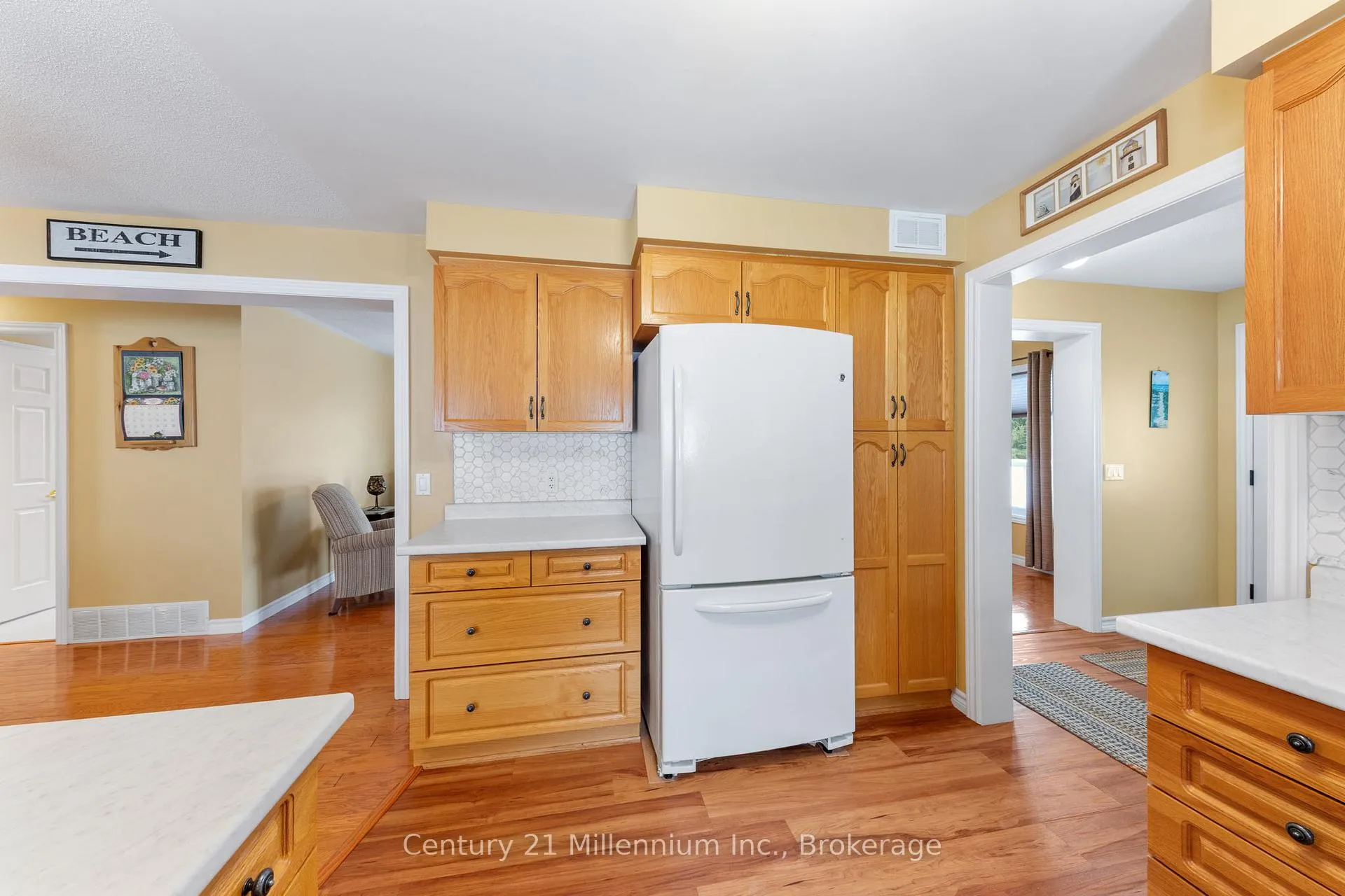 Photo 15 of 20 Illinois Crescent, Wasaga Beach — HOMEH