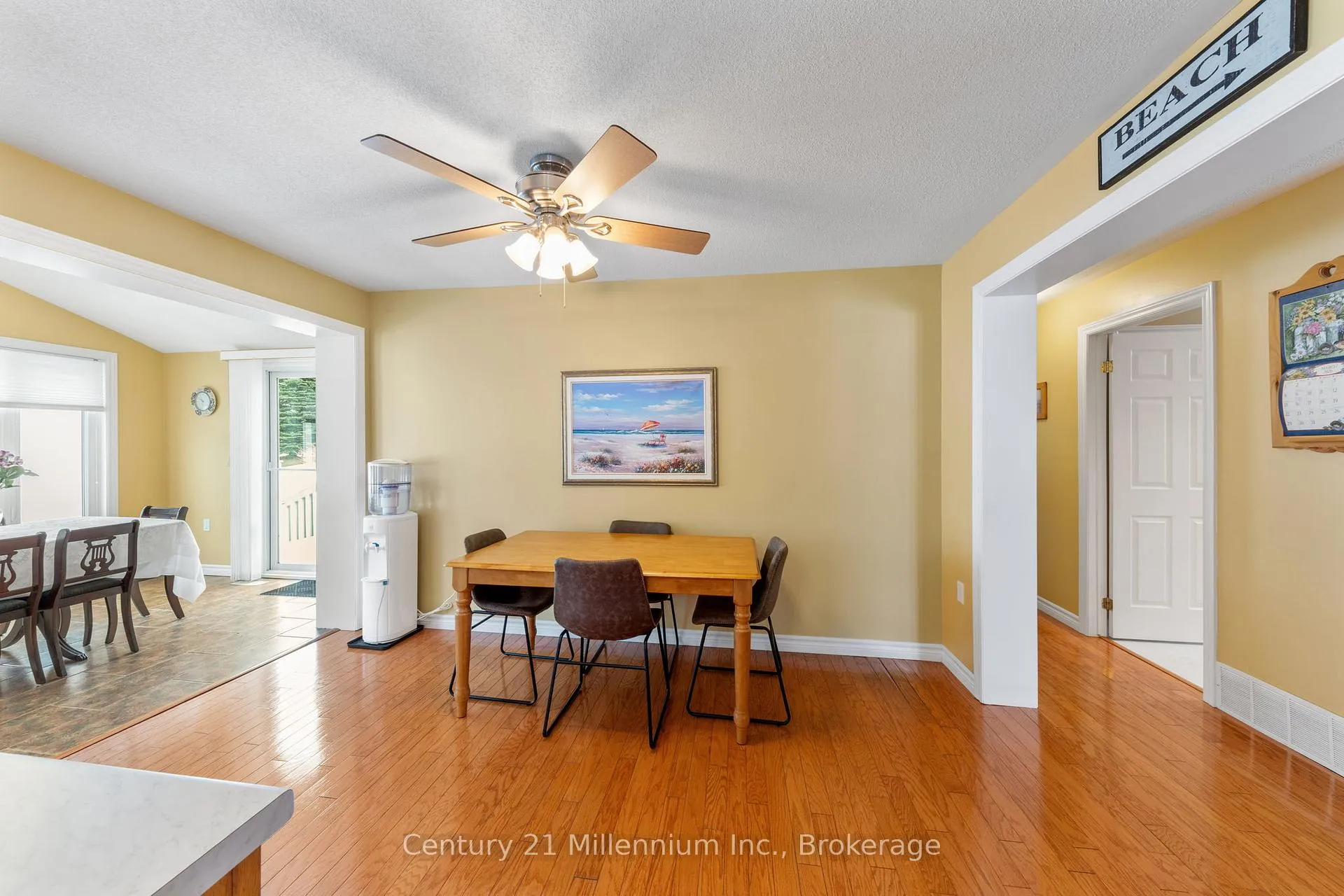 Photo 16 of 20 Illinois Crescent, Wasaga Beach — HOMEH