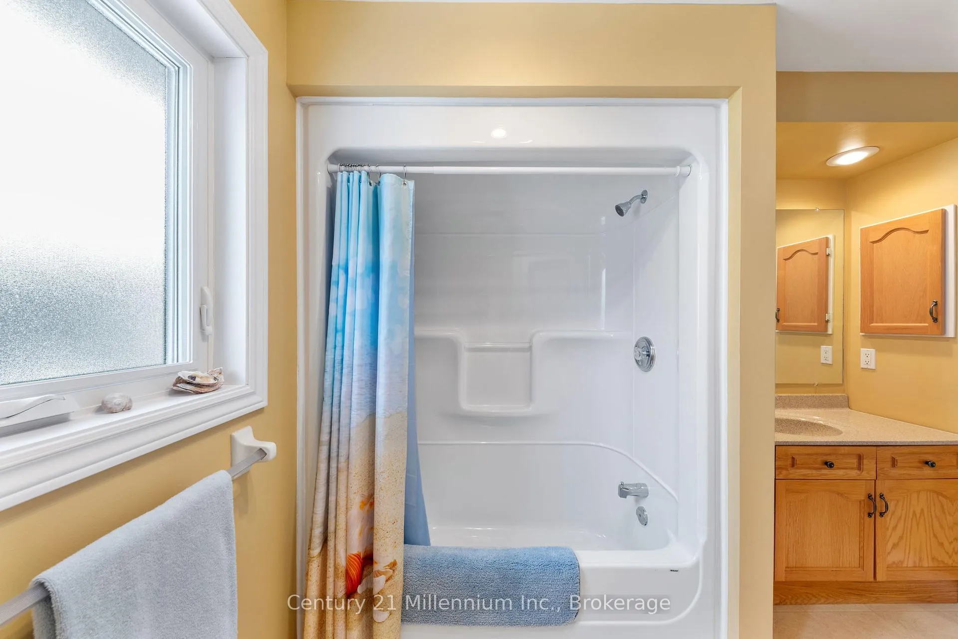 Photo 27 of 20 Illinois Crescent, Wasaga Beach — HOMEH