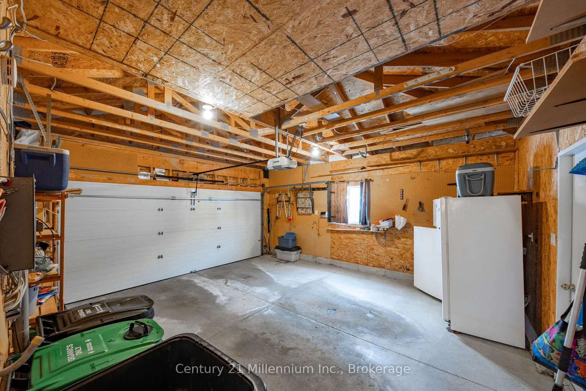 Photo 33 of 20 Illinois Crescent, Wasaga Beach — HOMEH