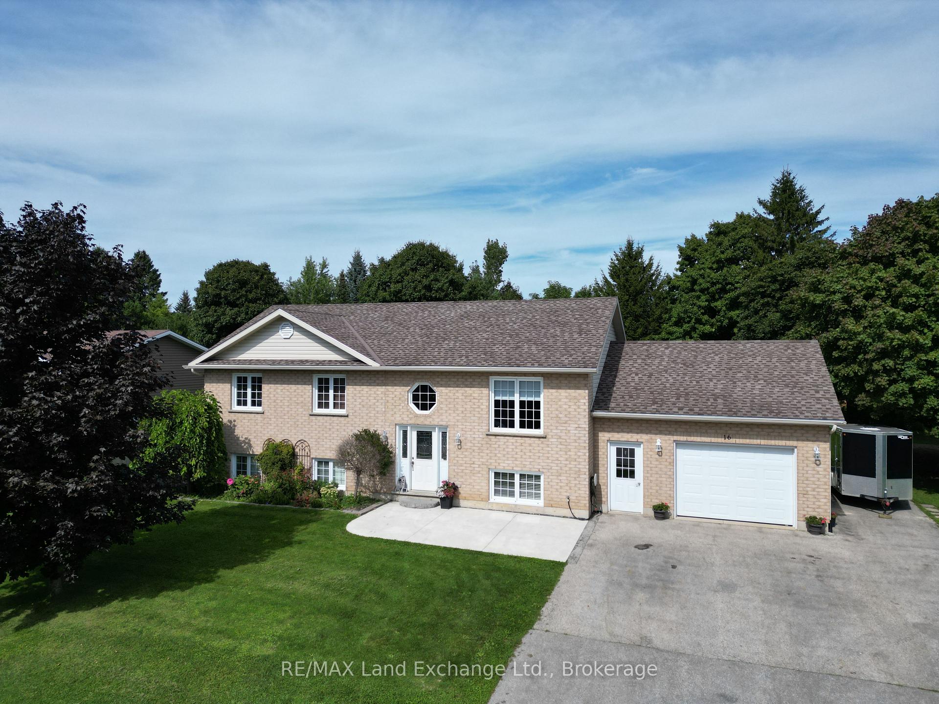 Photo 1 of 16 Maple Street, Kincardine — HOMEH