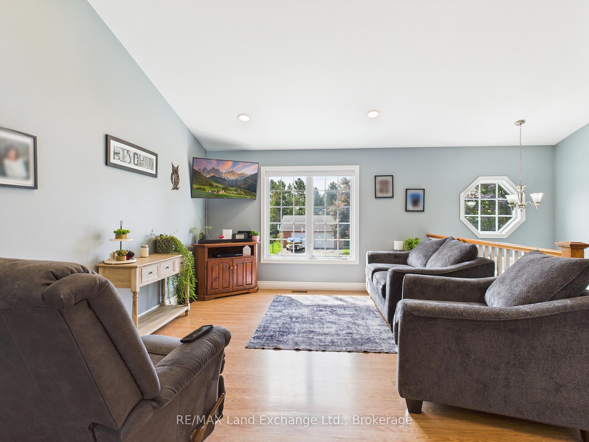 Photo 17 of 16 Maple Street, Kincardine — HOMEH