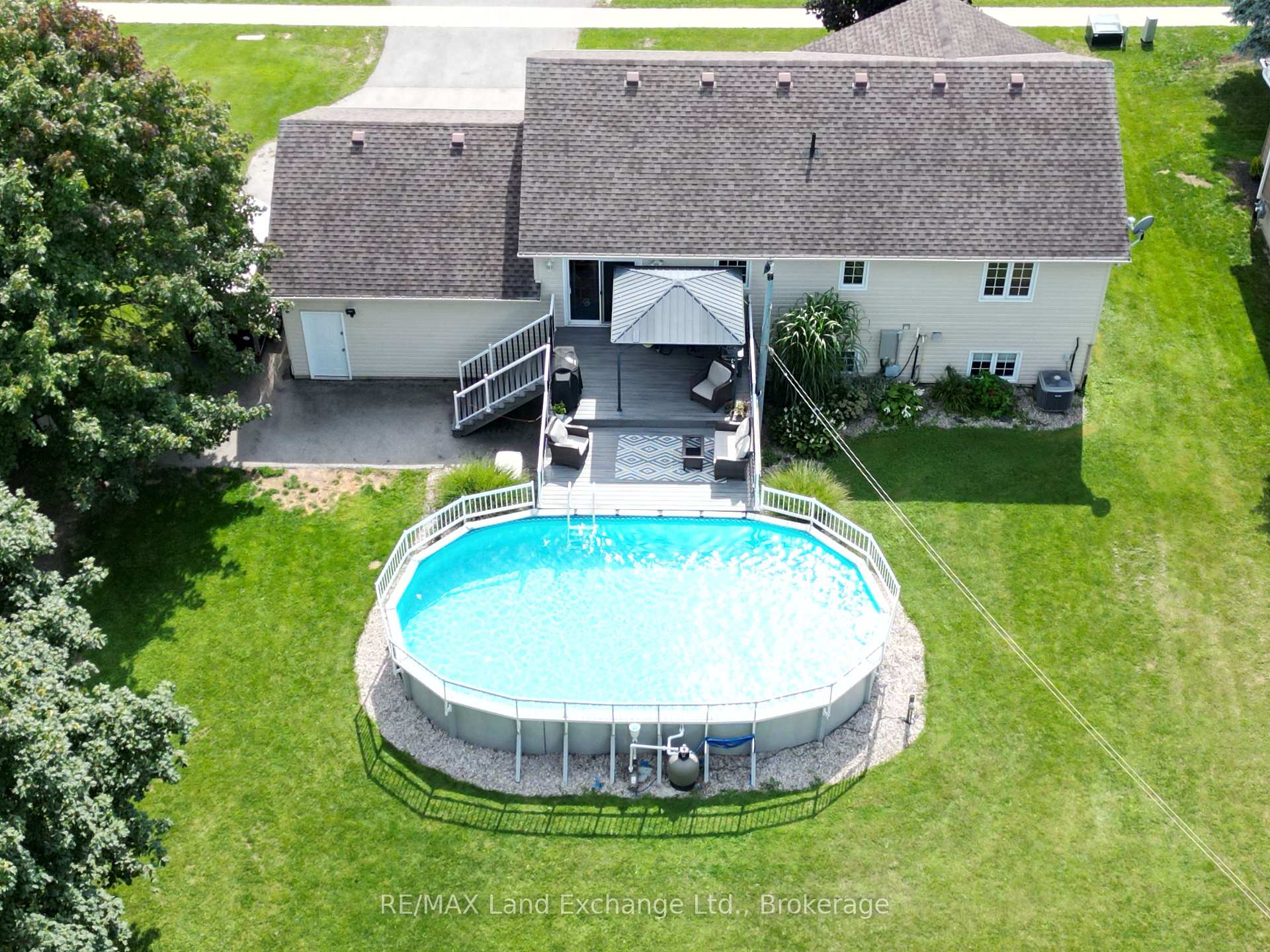 Photo 24 of 16 Maple Street, Kincardine — HOMEH