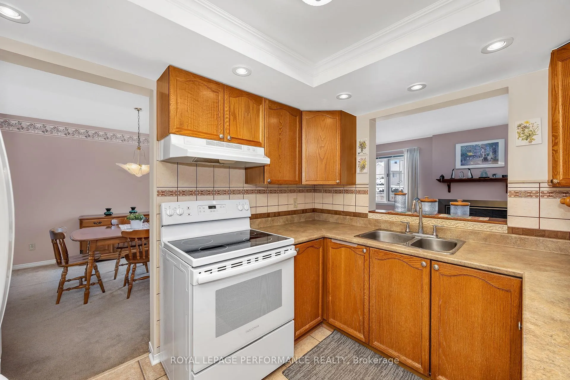 Photo 8 of 1764 Tache Way, Ottawa, Fallingbrook/Pineridge — HOMEH