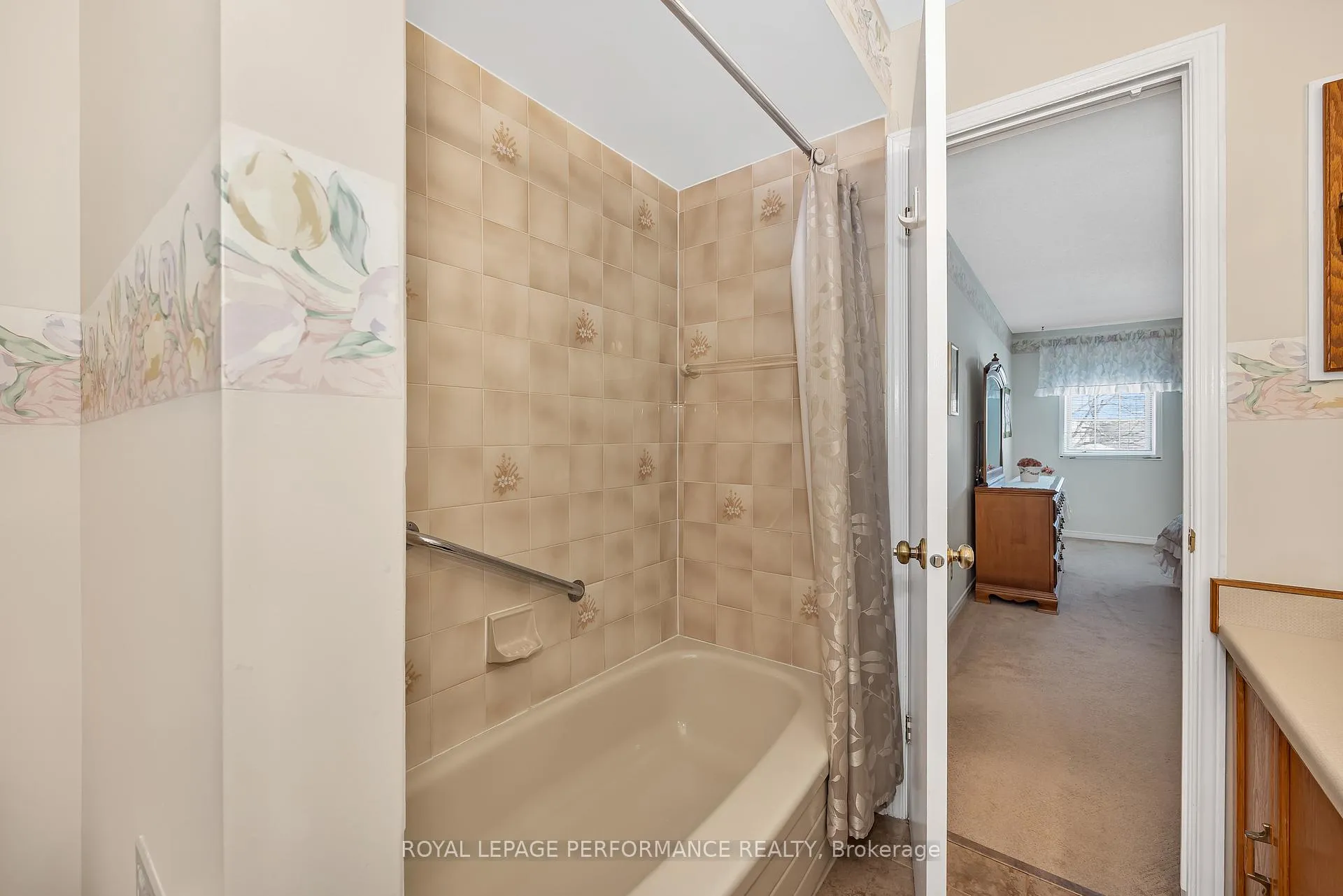 Photo 19 of 1764 Tache Way, Ottawa, Fallingbrook/Pineridge — HOMEH