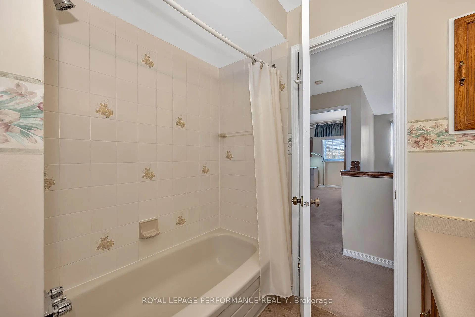 Photo 25 of 1764 Tache Way, Ottawa, Fallingbrook/Pineridge — HOMEH