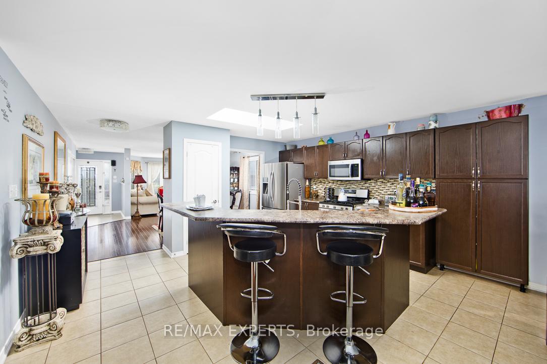 Photo 13 of 2184 Nevils Street, Innisfil, Alcona — HOMEH