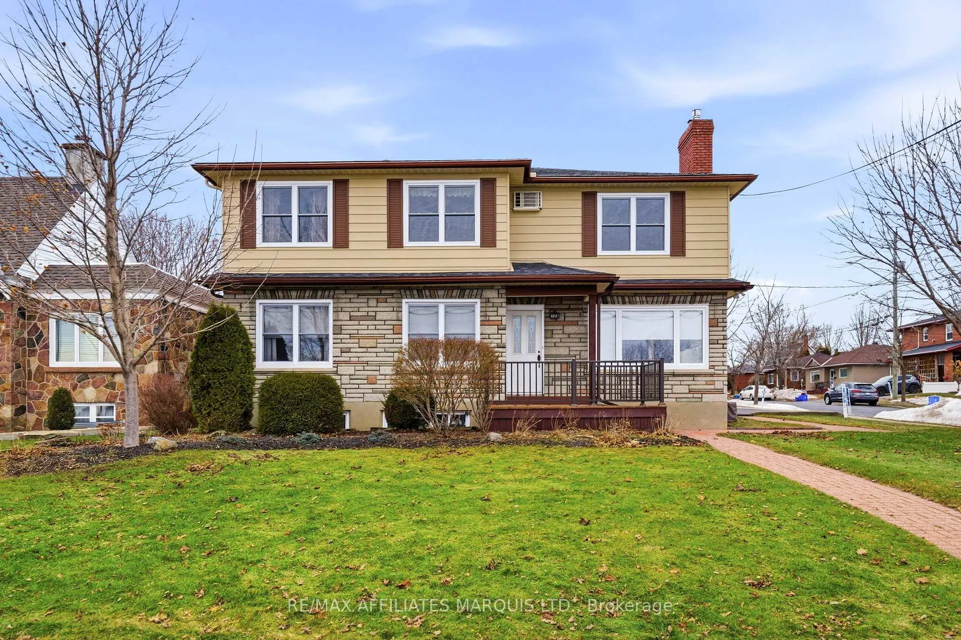 Photo 2 of 1318 Montreal Road, Cornwall — HOMEH