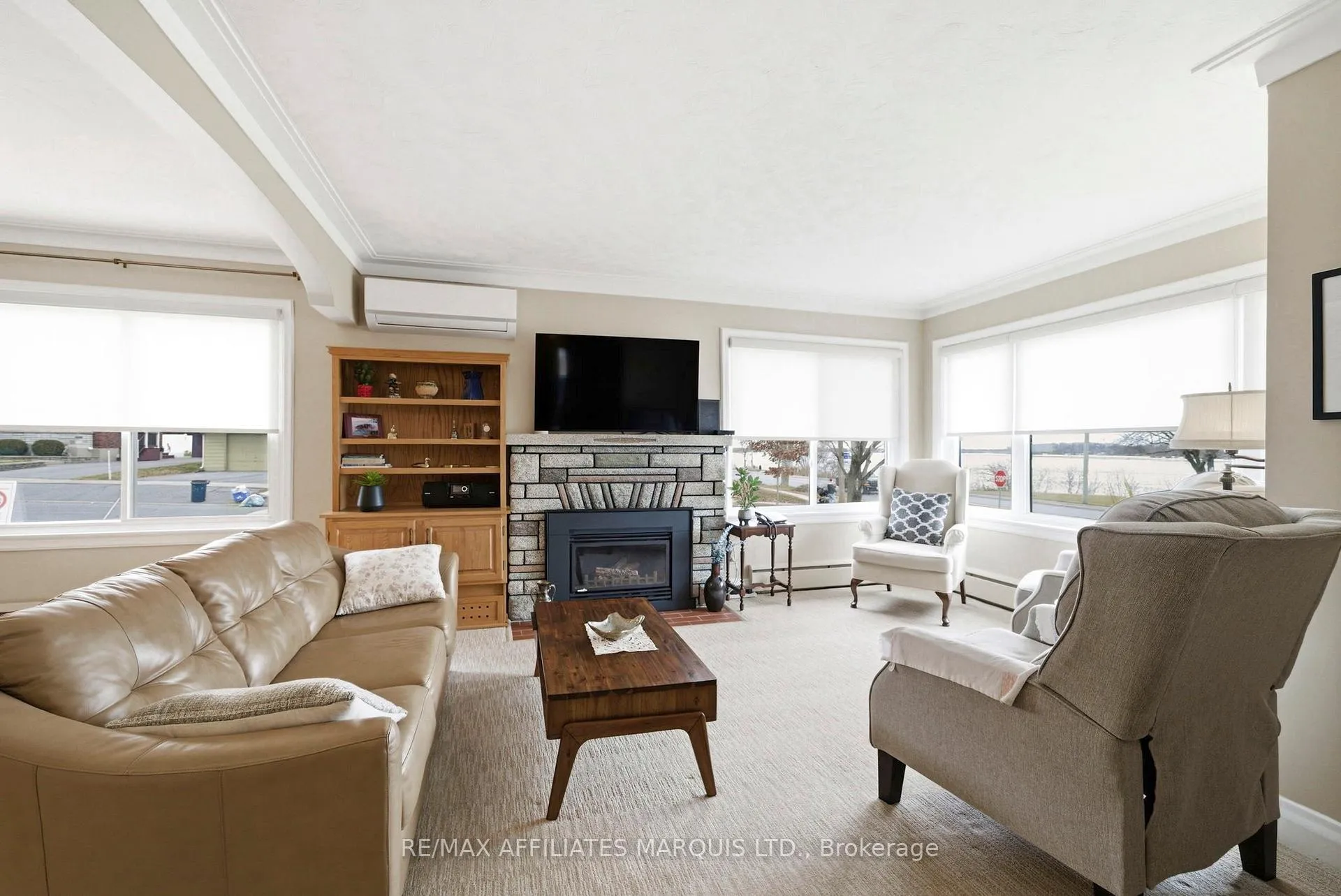 Photo 6 of 1318 Montreal Road, Cornwall — HOMEH