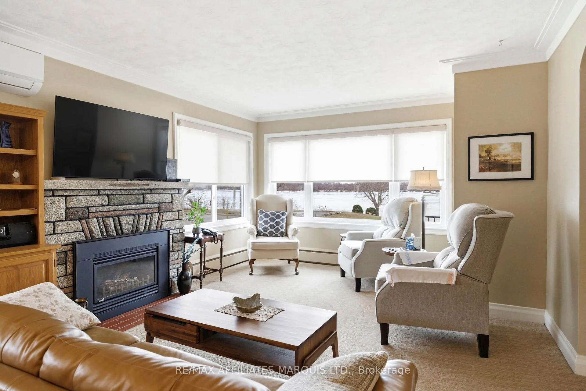 Photo 7 of 1318 Montreal Road, Cornwall — HOMEH