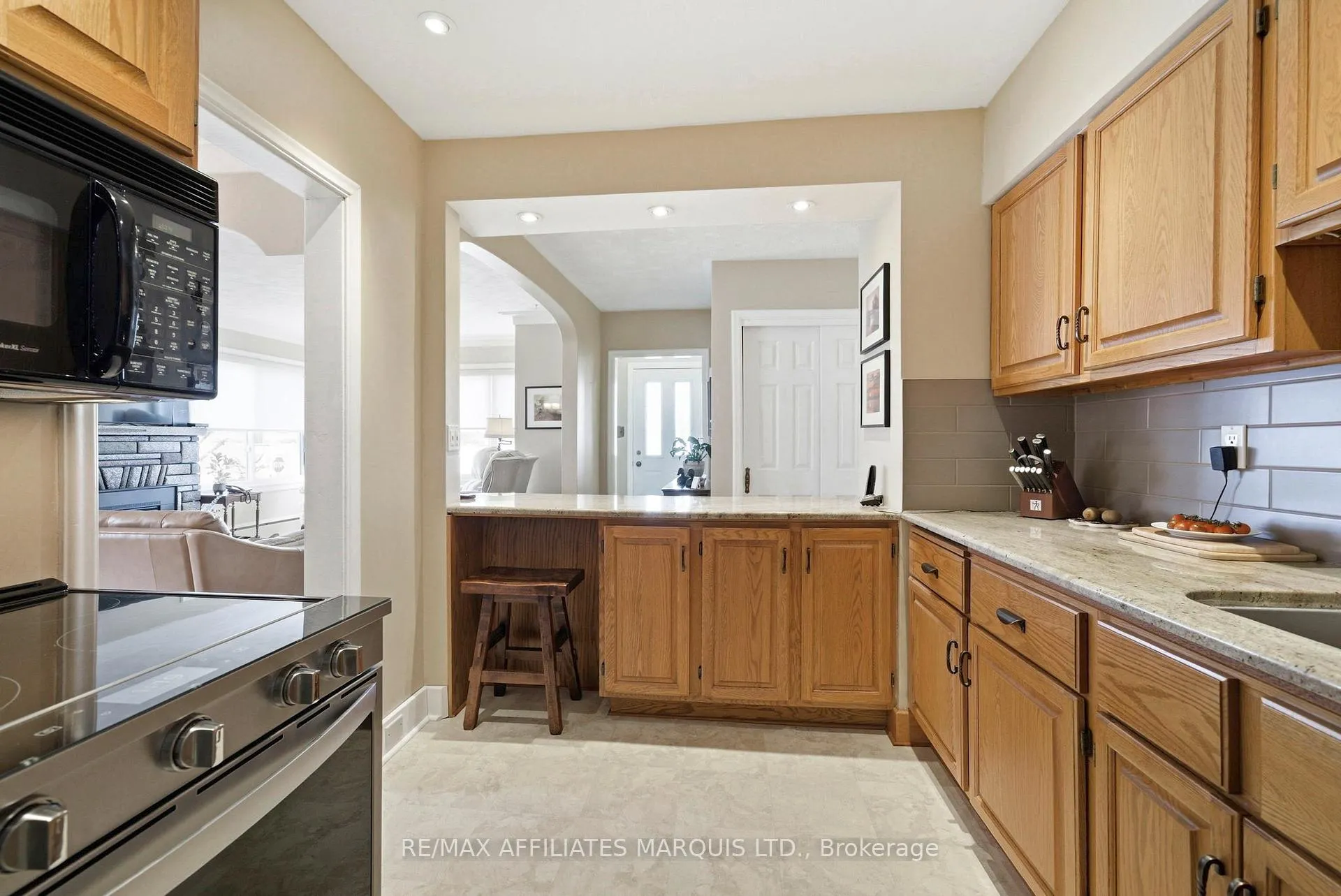 Photo 14 of 1318 Montreal Road, Cornwall — HOMEH