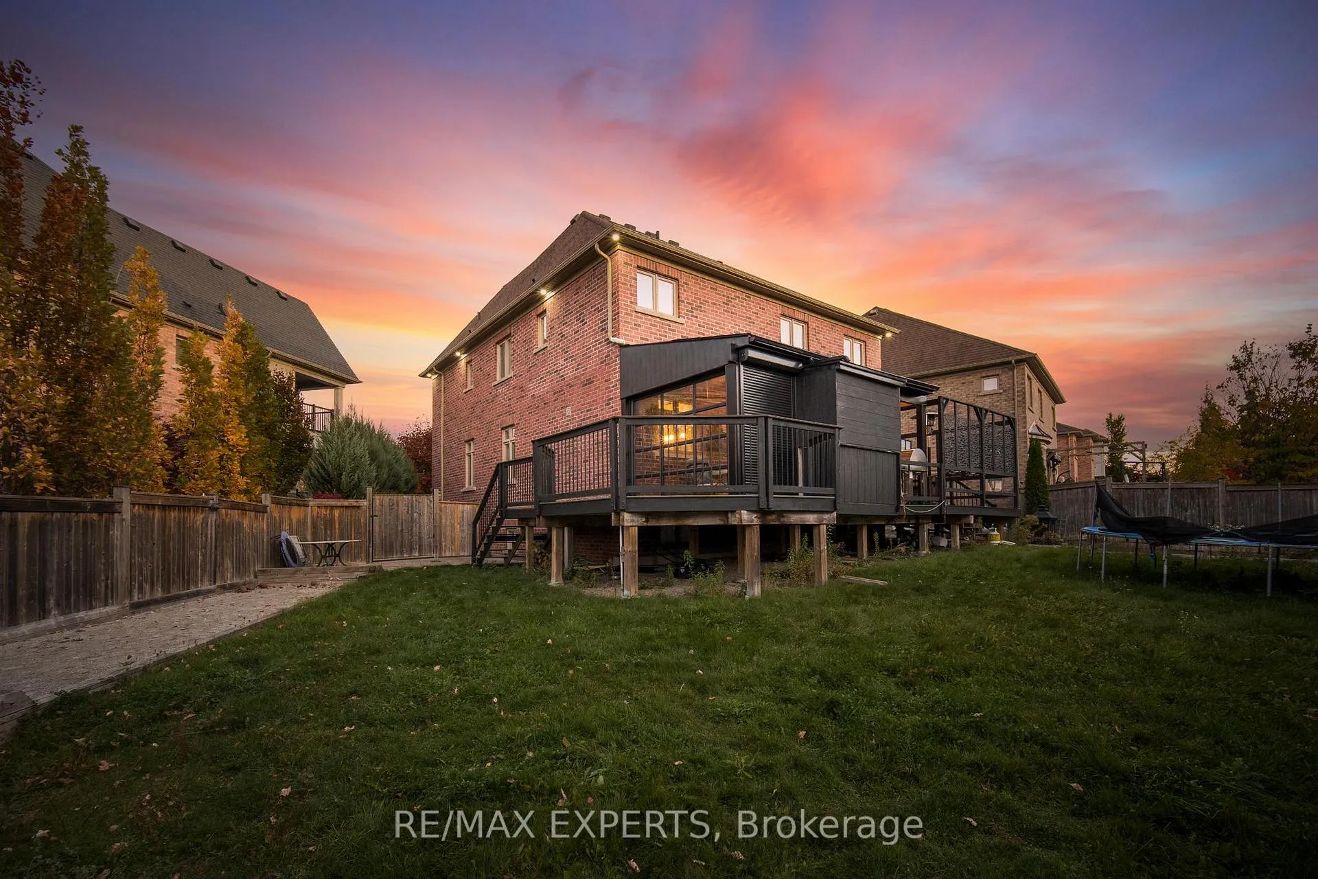 Photo 2 of 50 Lilly Valley Crescent, King, King City — HOMEH