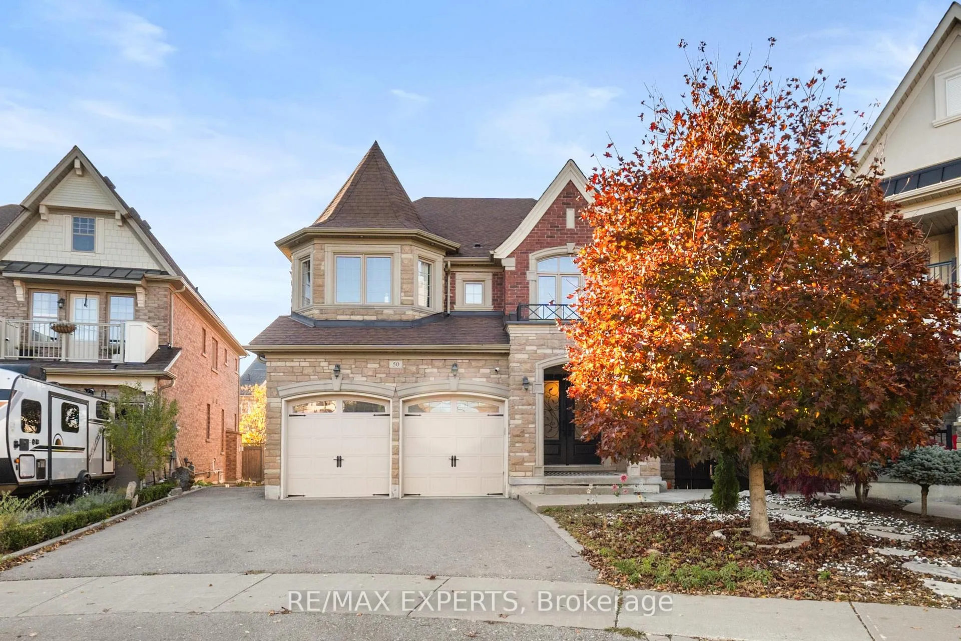 Photo 4 of 50 Lilly Valley Crescent, King, King City — HOMEH
