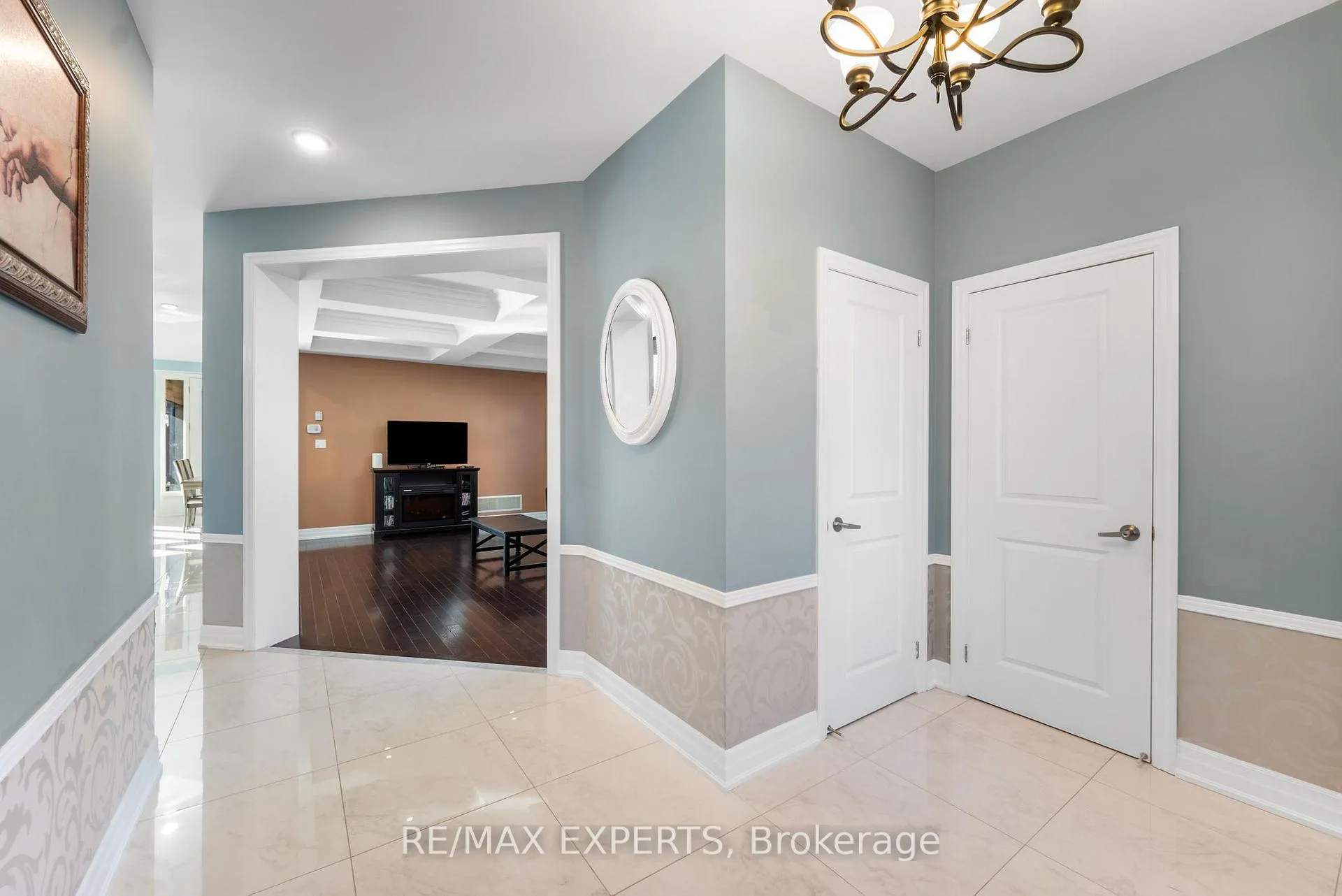 Photo 6 of 50 Lilly Valley Crescent, King, King City — HOMEH