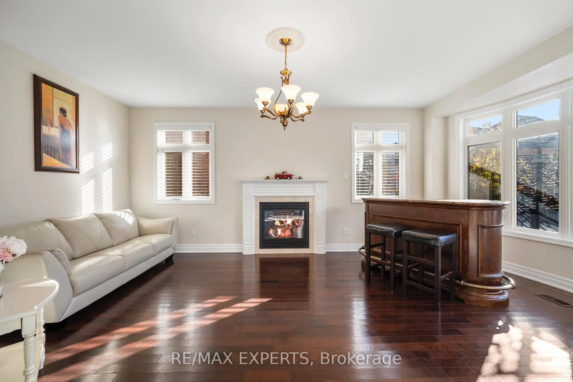Photo 10 of 50 Lilly Valley Crescent, King, King City — HOMEH