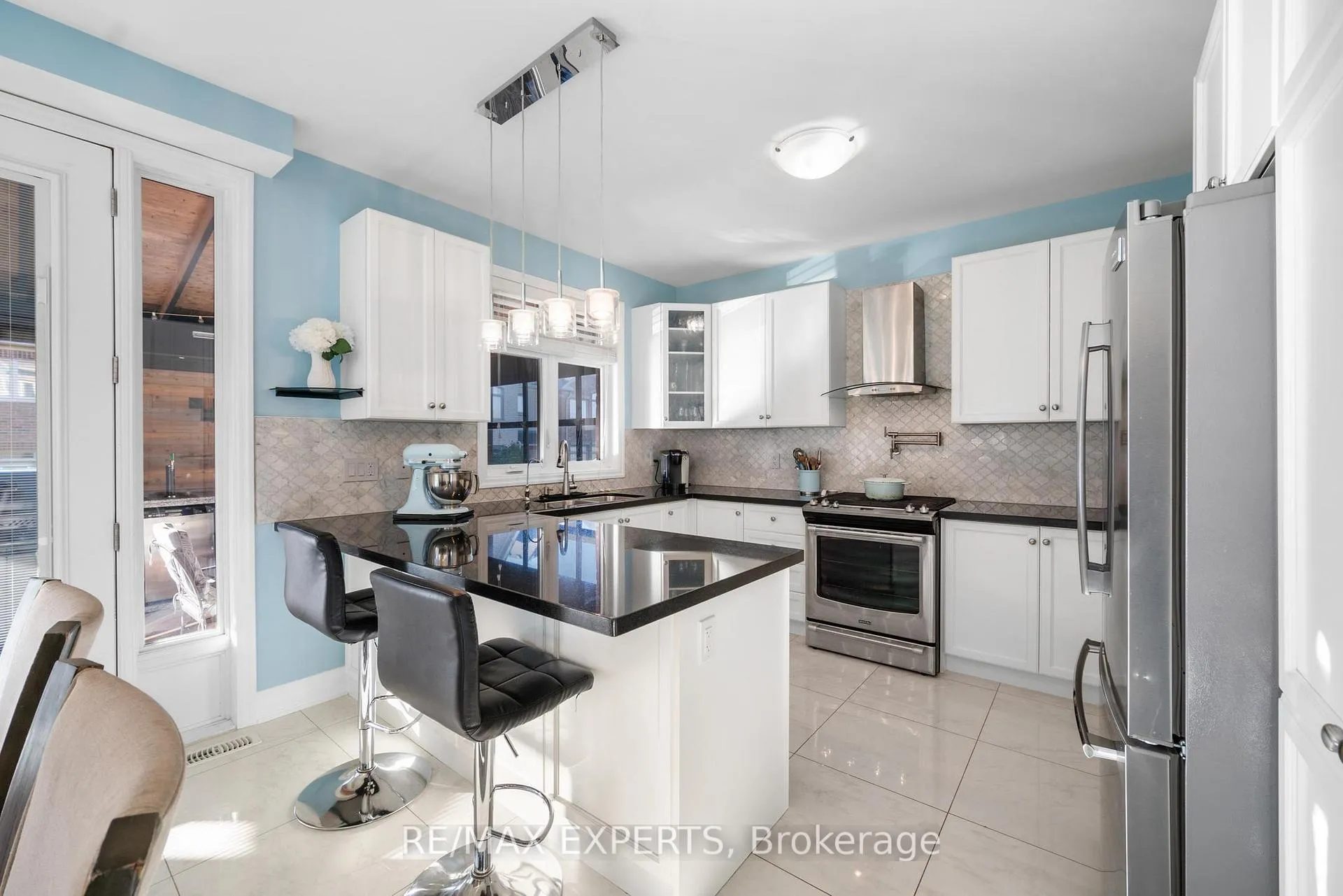 Photo 16 of 50 Lilly Valley Crescent, King, King City — HOMEH